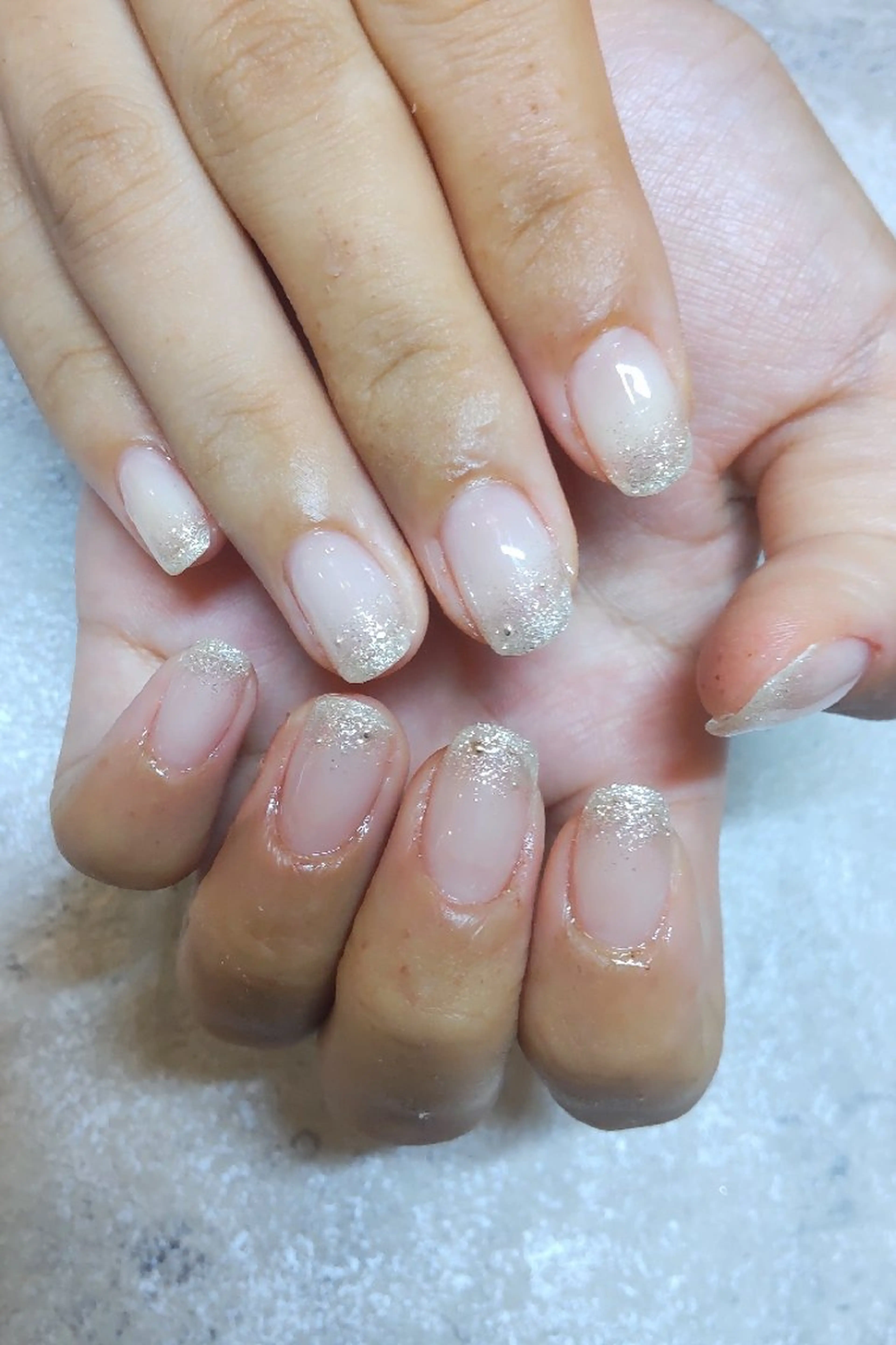 ネイル グラデーション ラメ(グリッター) ラメグラデーション CHOUETTE所属・CHOUETTE MIOのネイルデザイン