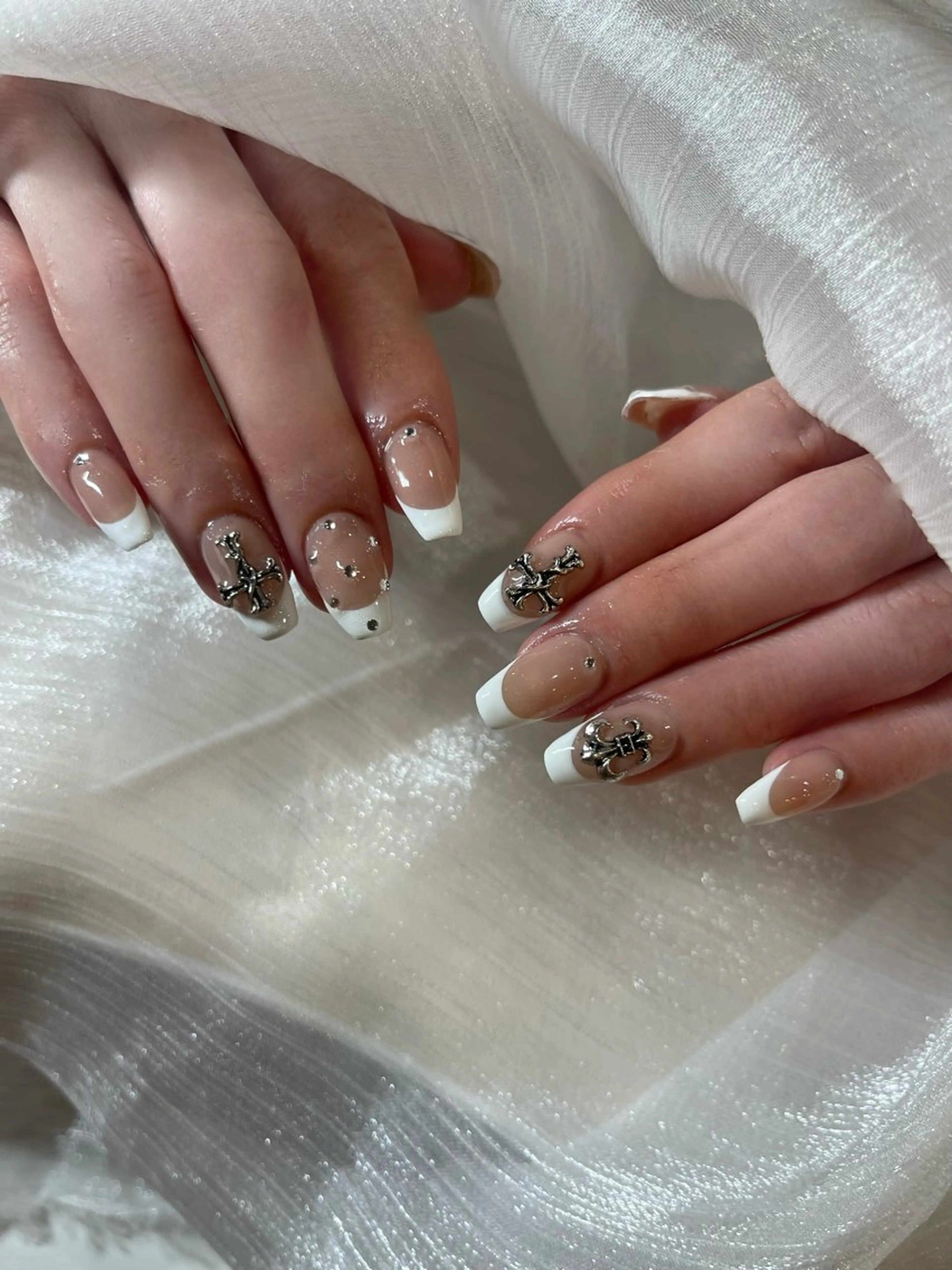 ネイル MQueen ネイルサロンマルのネイルデザイン