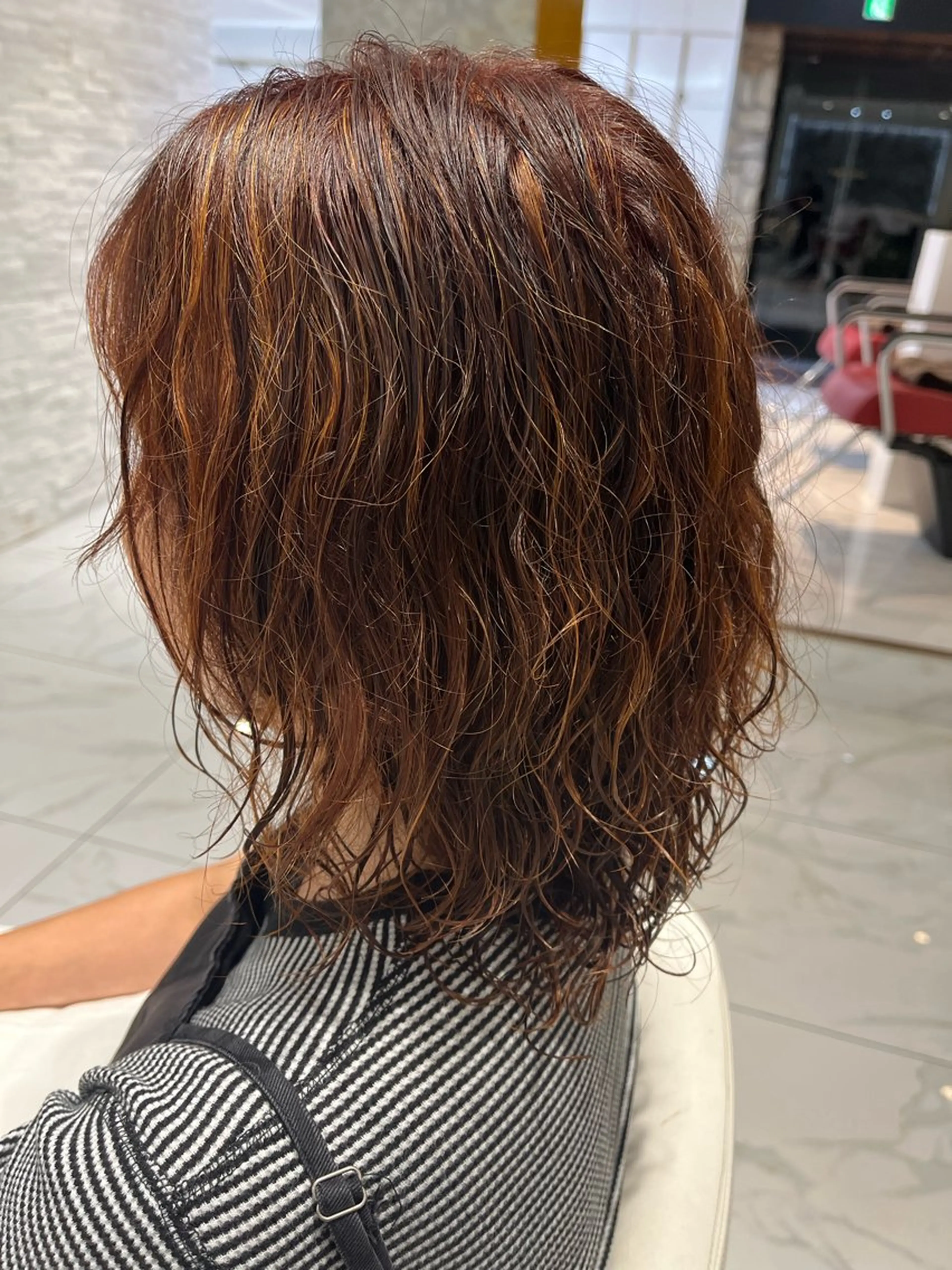 セミロング カラー パーマ セミロングパーマ ベージュカラー ブラウンカラー ハイライトカラー オレンジ いろあそび所属・カットモデル無料✨ 募集中✂️みなみ♥️のヘアスタイル