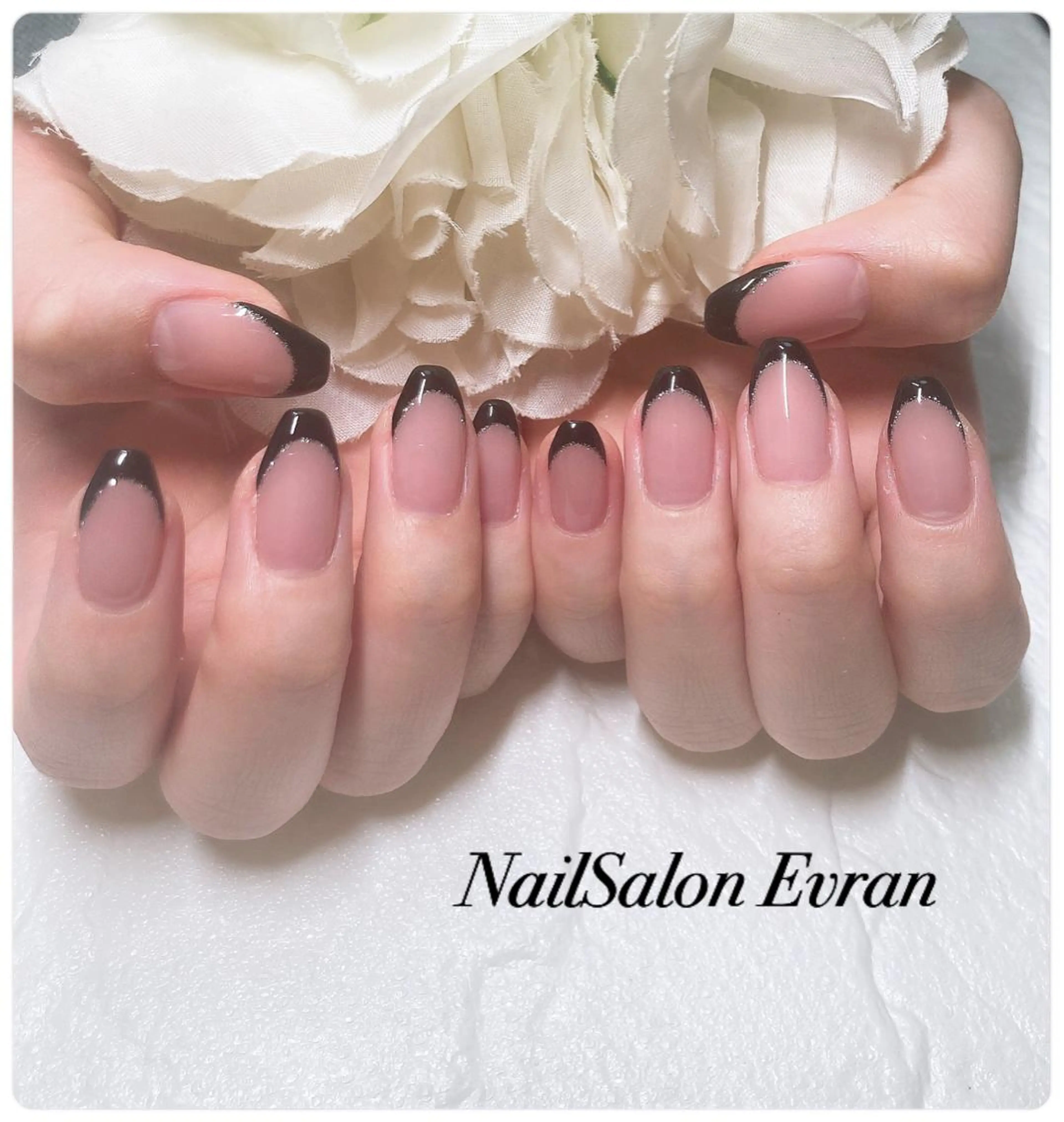 ネイル アートネイル フレンチネイル マグネットネイル 持ち込み ニュアンスネイル ハンドネイル Nail salon Evranのネイルデザイン