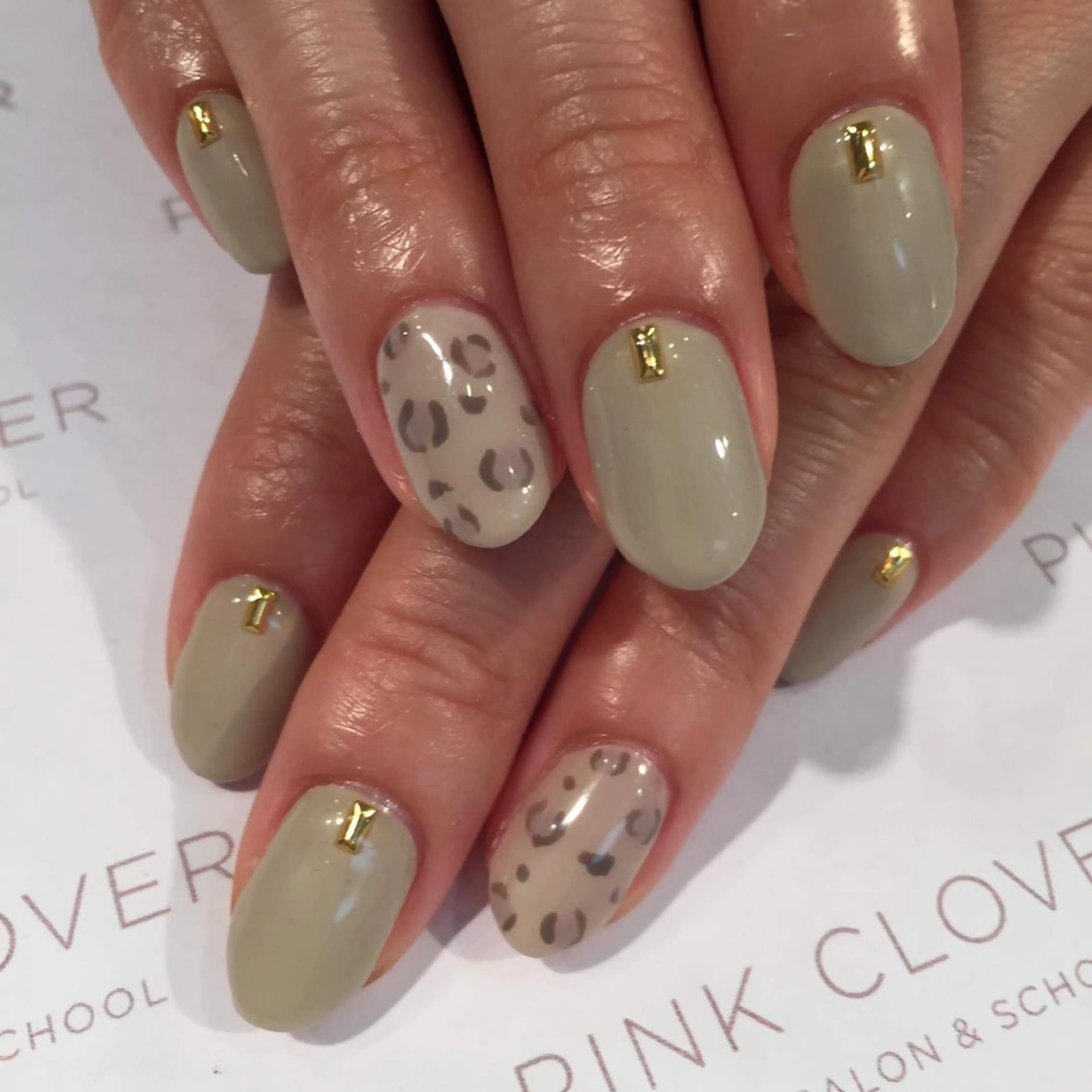 ネイル アニマル柄 グリーン ハンドネイル 北村 麻美のネイルデザイン