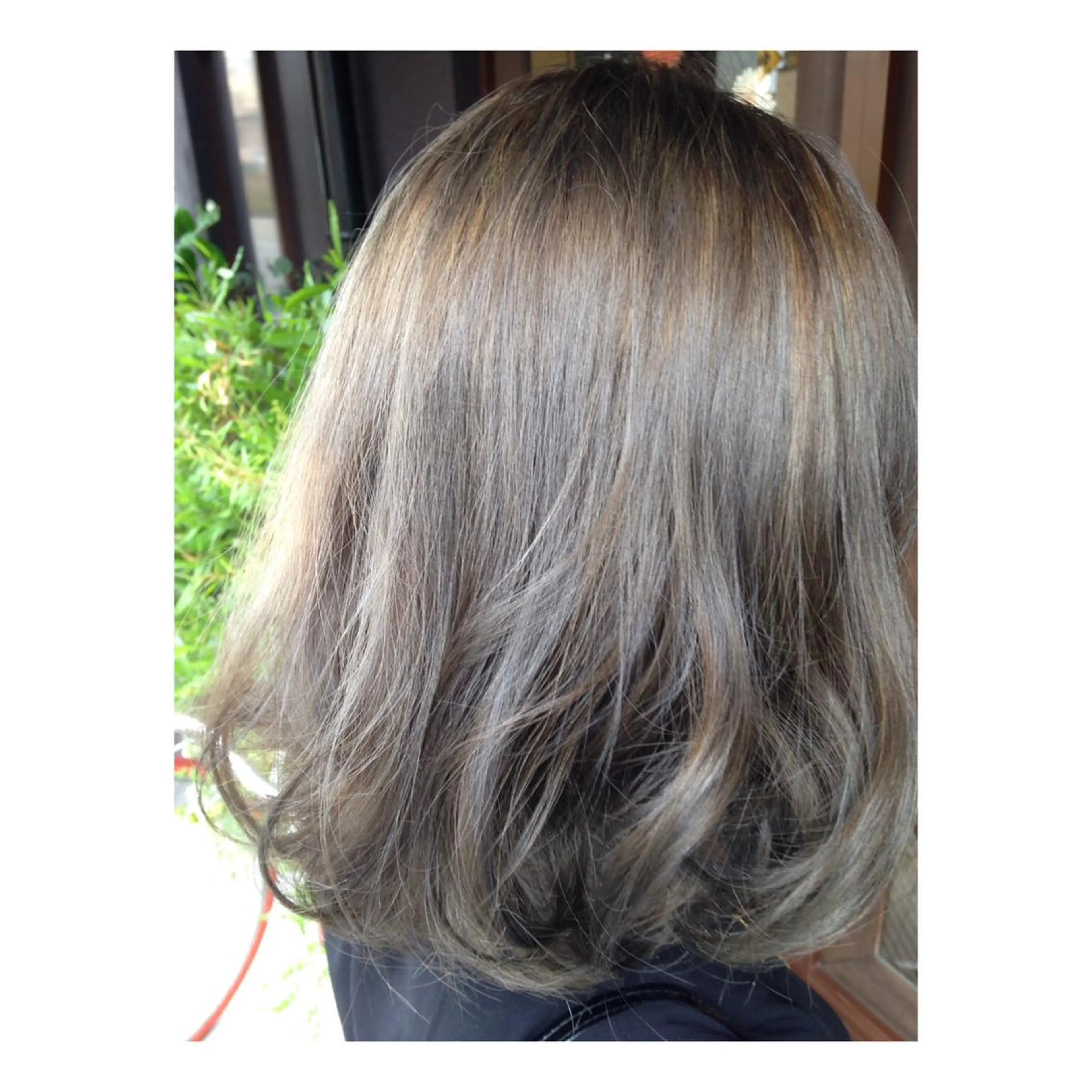 外国人風ダブルカラー(インナーカラー、グラーデーション、ブリーチ)の写真