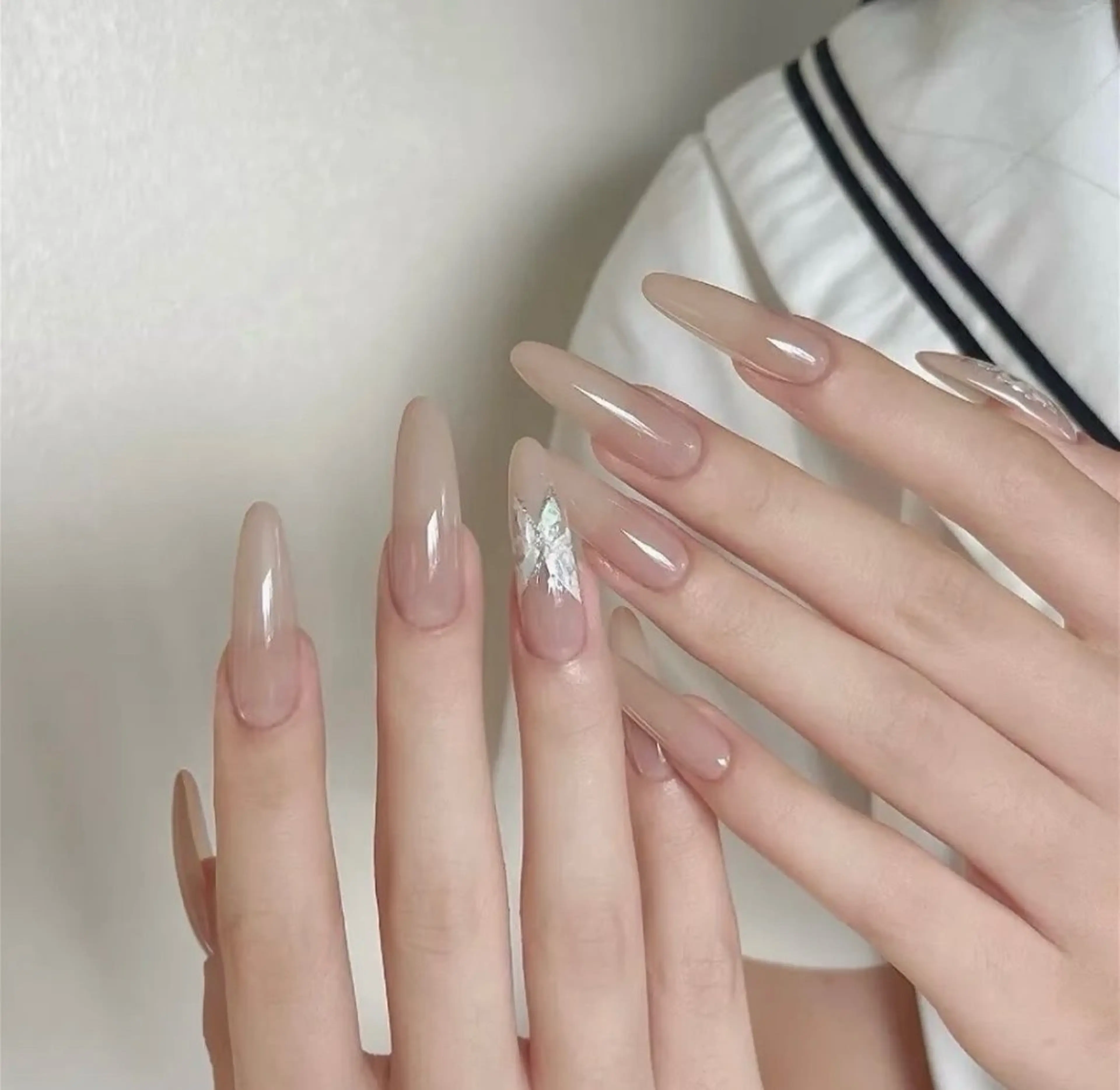 ネイル アートネイル オーロラネイル クリアネイル 長さ出し フレンチネイル 石井 百合のネイルデザイン