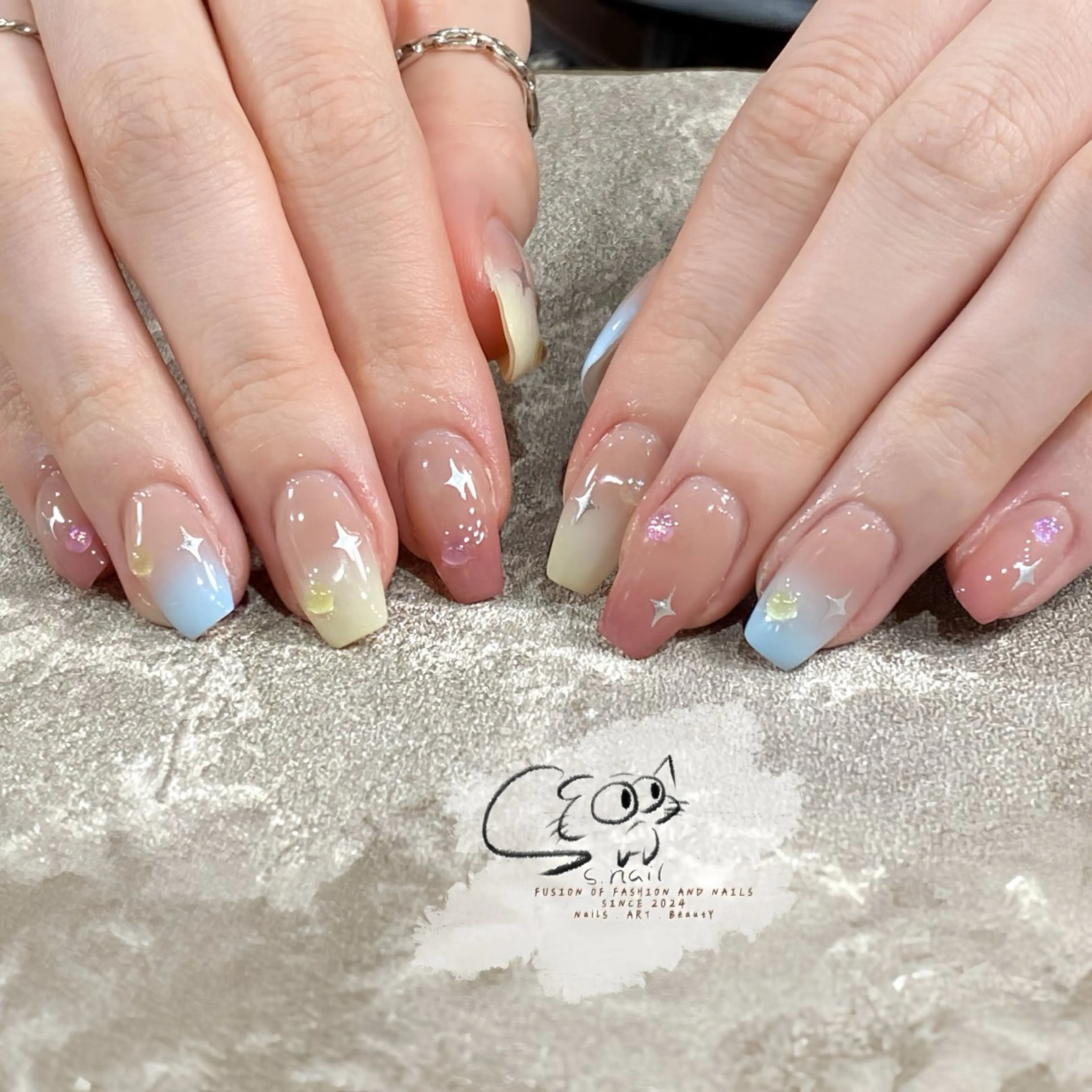 ネイル チークネイル フレンチネイル グラデーション マグネットネイル ワンカラーネイル ハンドネイル S.nail所属・S.nail _のネイルデザイン