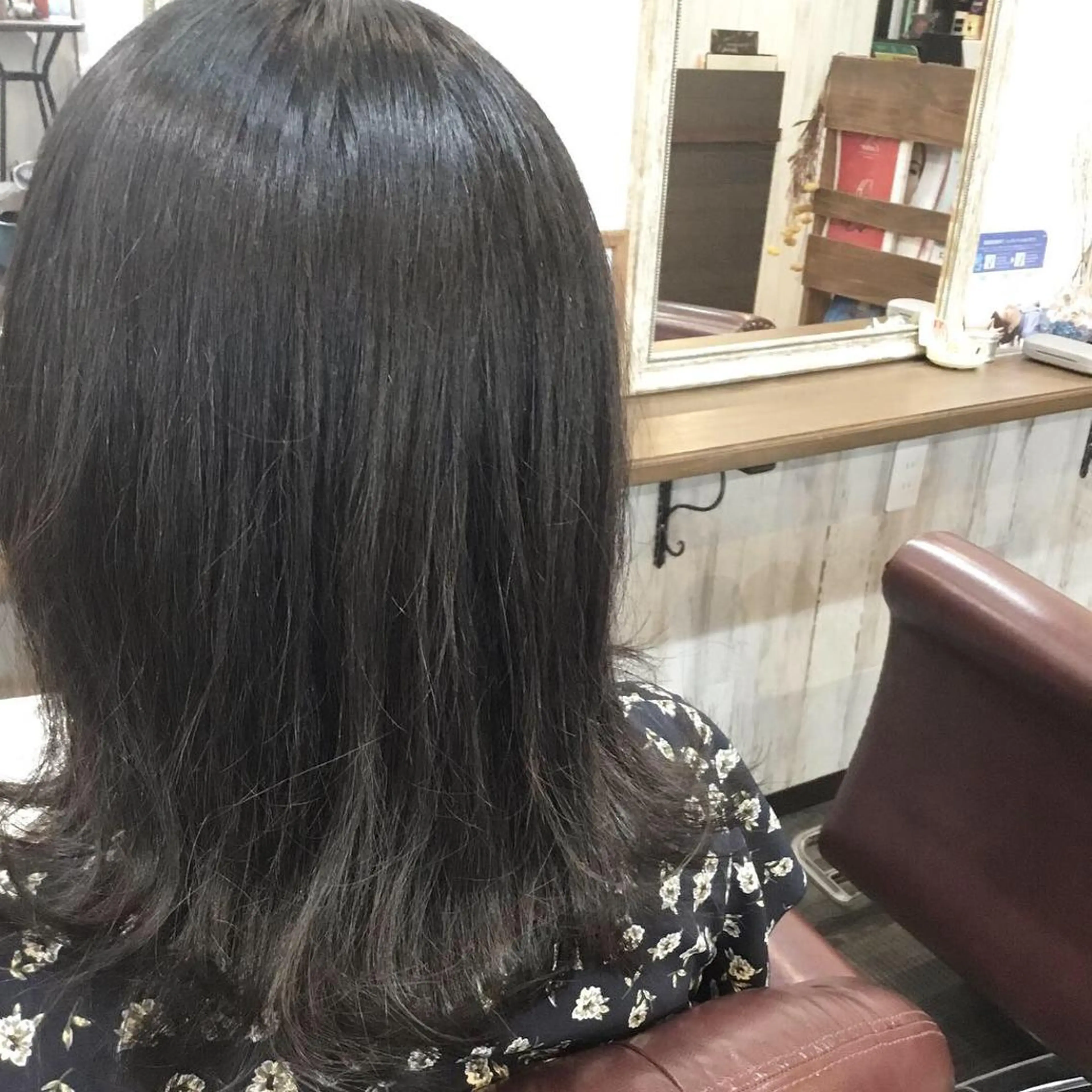 ミディアム カラー embrace エンブレイスのヘアスタイル