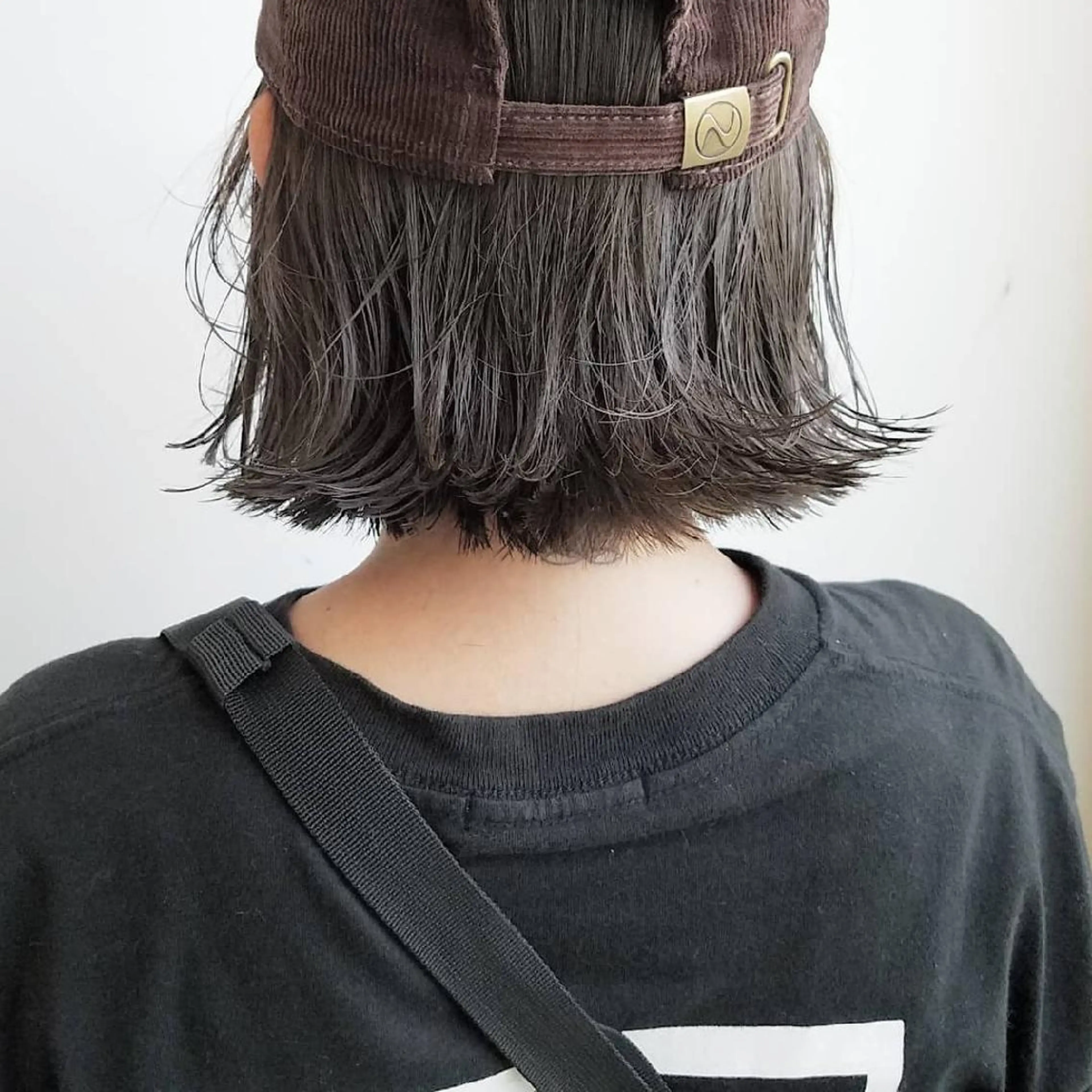 ショート カラー パーマ ネイル ヘアアレンジ 切りっぱなしボブ グレージュ ボブ iplus✴ まつげ、眉毛、耳つぼのマツエク・マツパデザイン