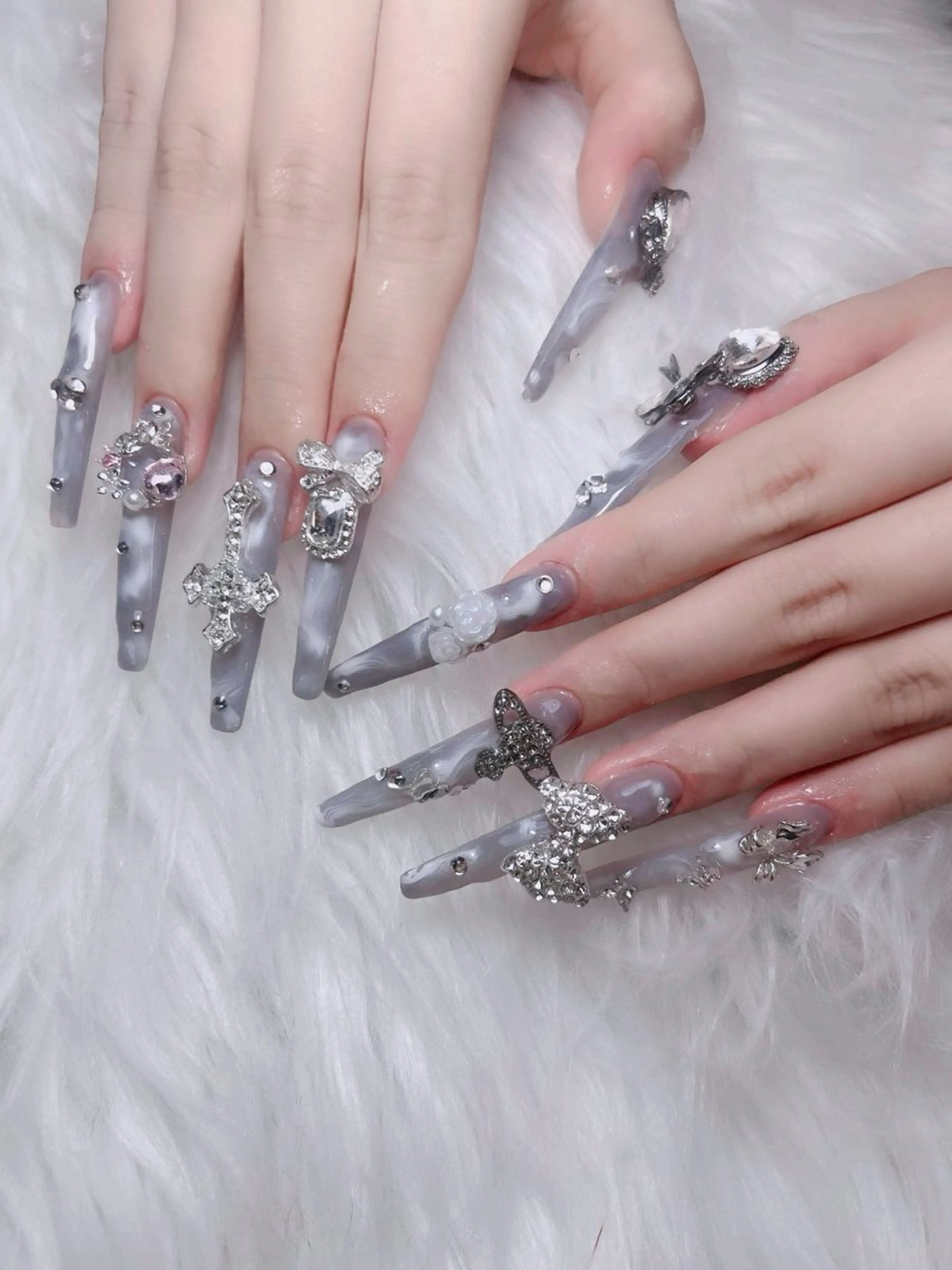 ネイル オーロラネイル チークネイル フットネイル フレンチネイル ハロウィン ハンドネイル Lumi Nail 新大久保3‘のネイルデザイン