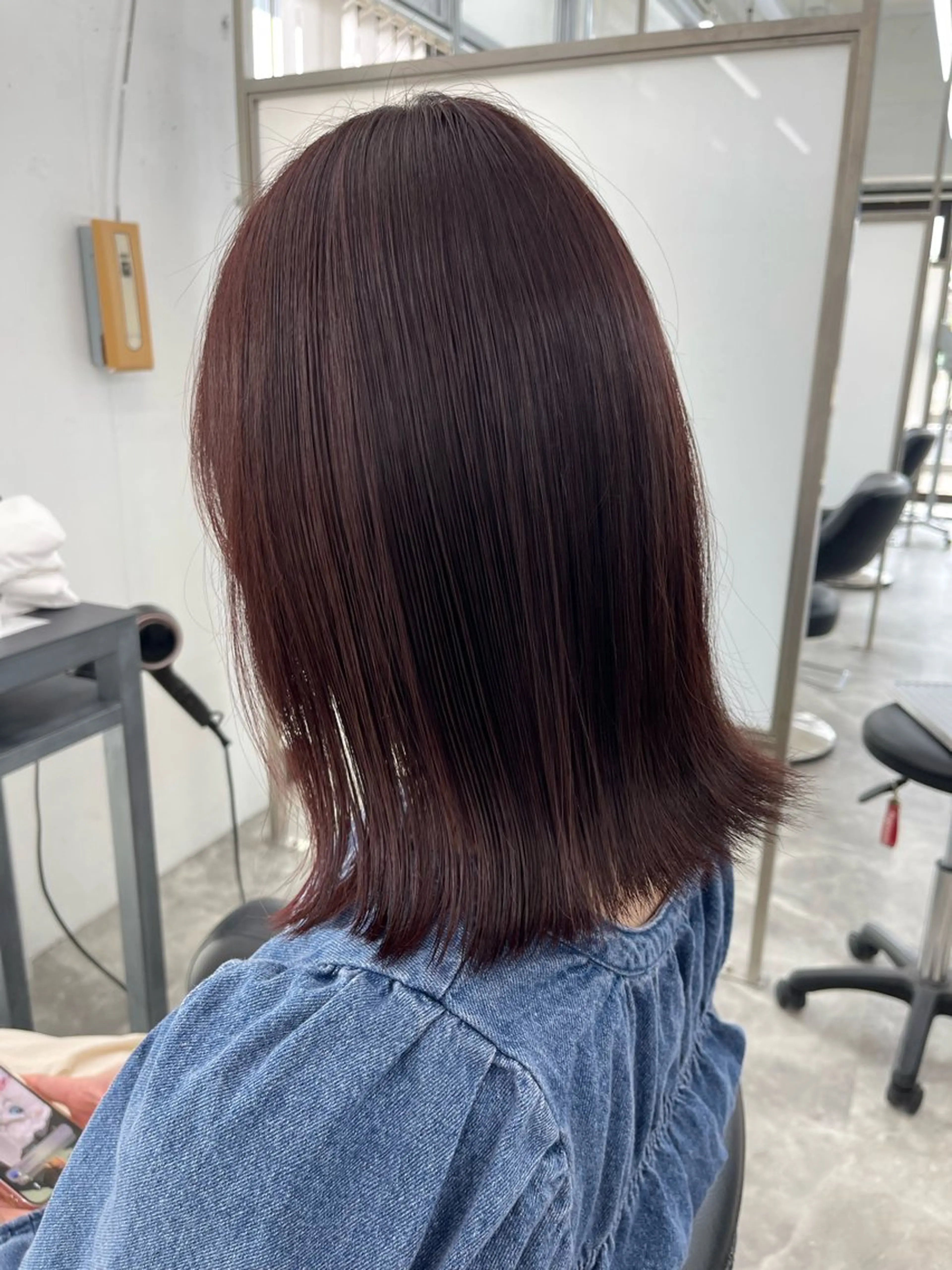 ミディアム ヘアカラー 縮毛矯正🐼暖色 根本侑季のヘアスタイル