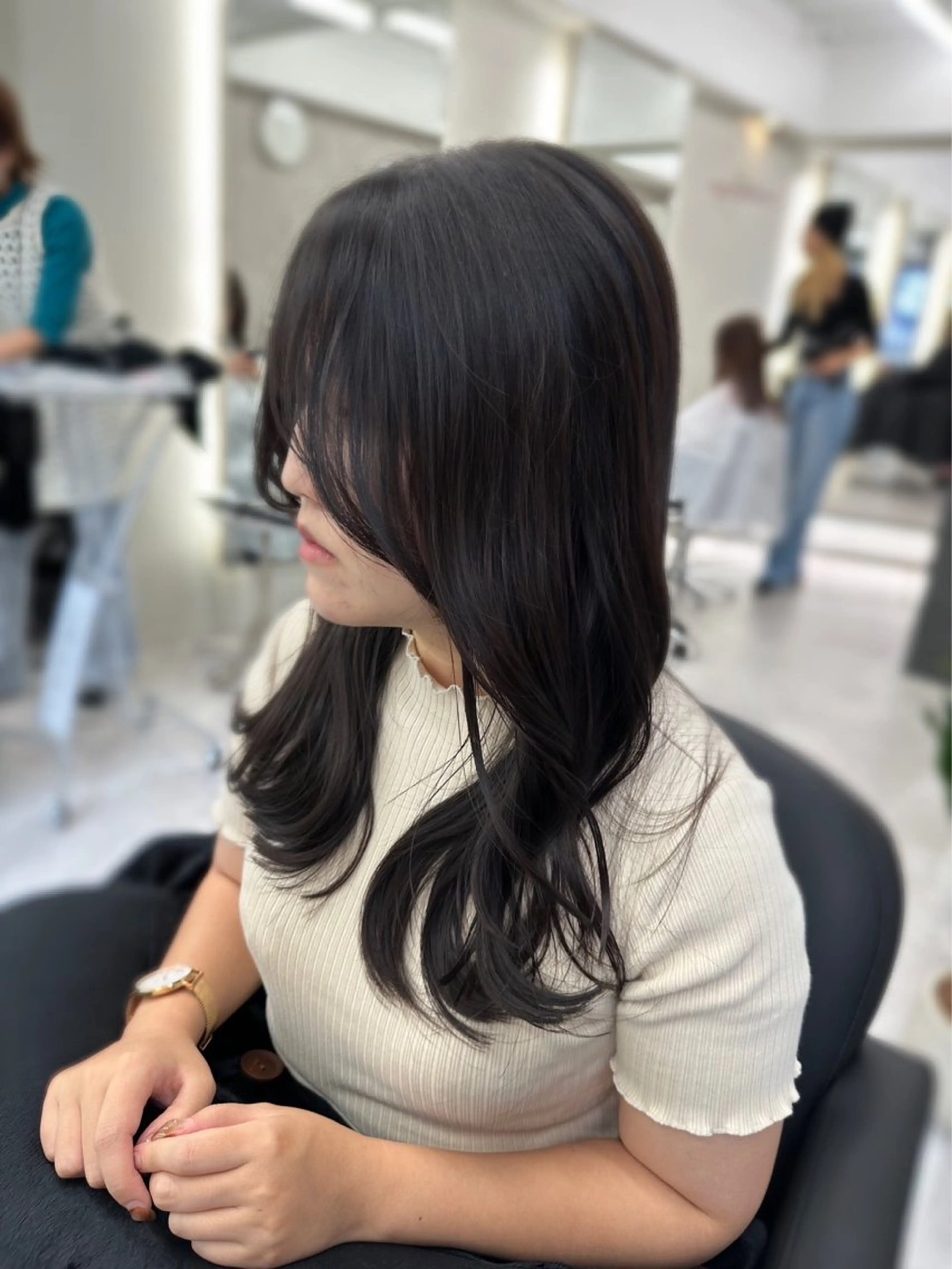 セミロング 顔まわりレイヤー 顔周りカット 韓国風ヘア レイヤーカット カット ヘアカラー トリートメント なんば/透明感カラー 韓国ヘア/田之上千尋のヘアスタイル