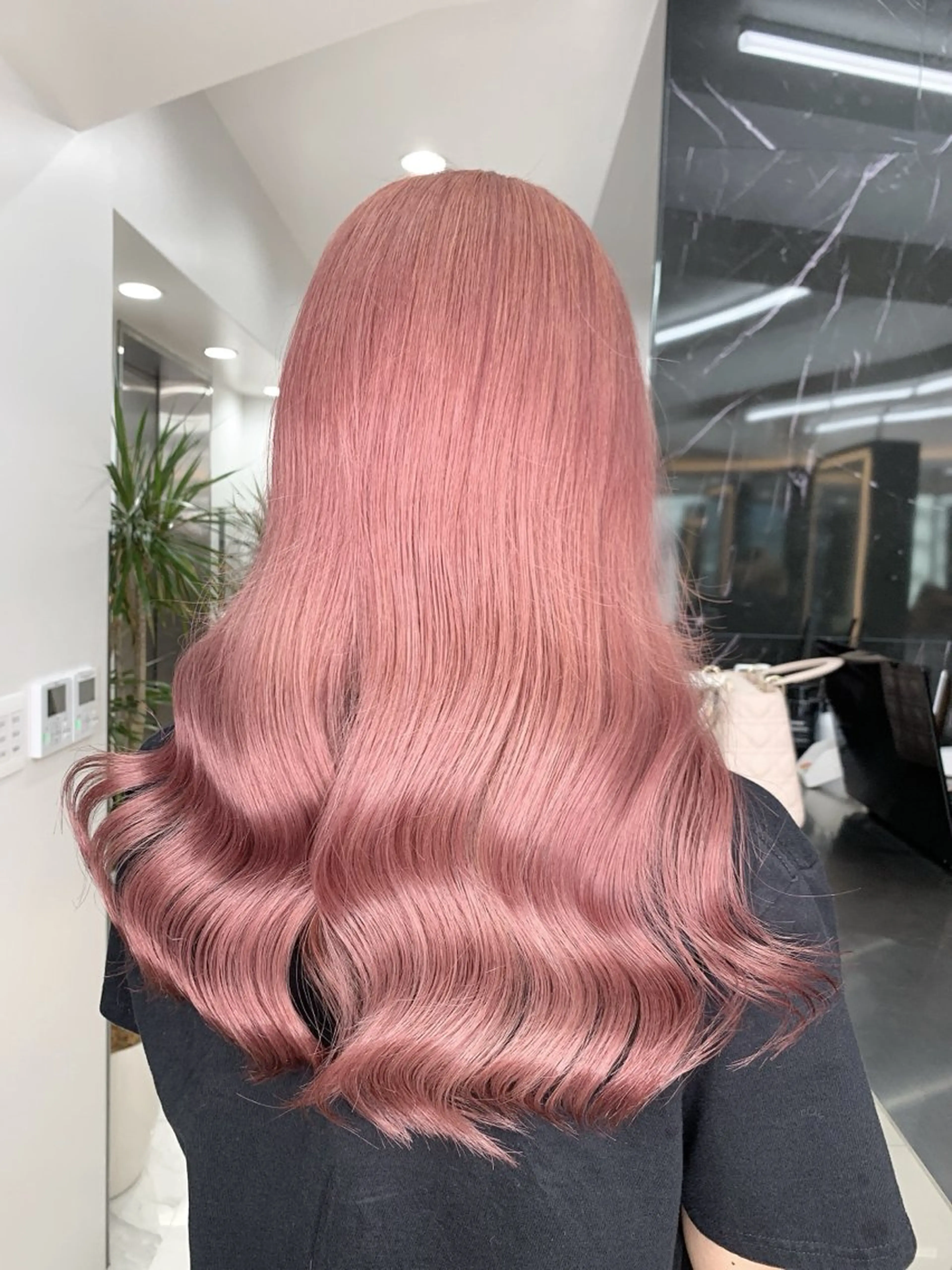 ロング カラー ZYNX所属・MAHIRO/複雑 履歴/ハイトーンのヘアスタイル