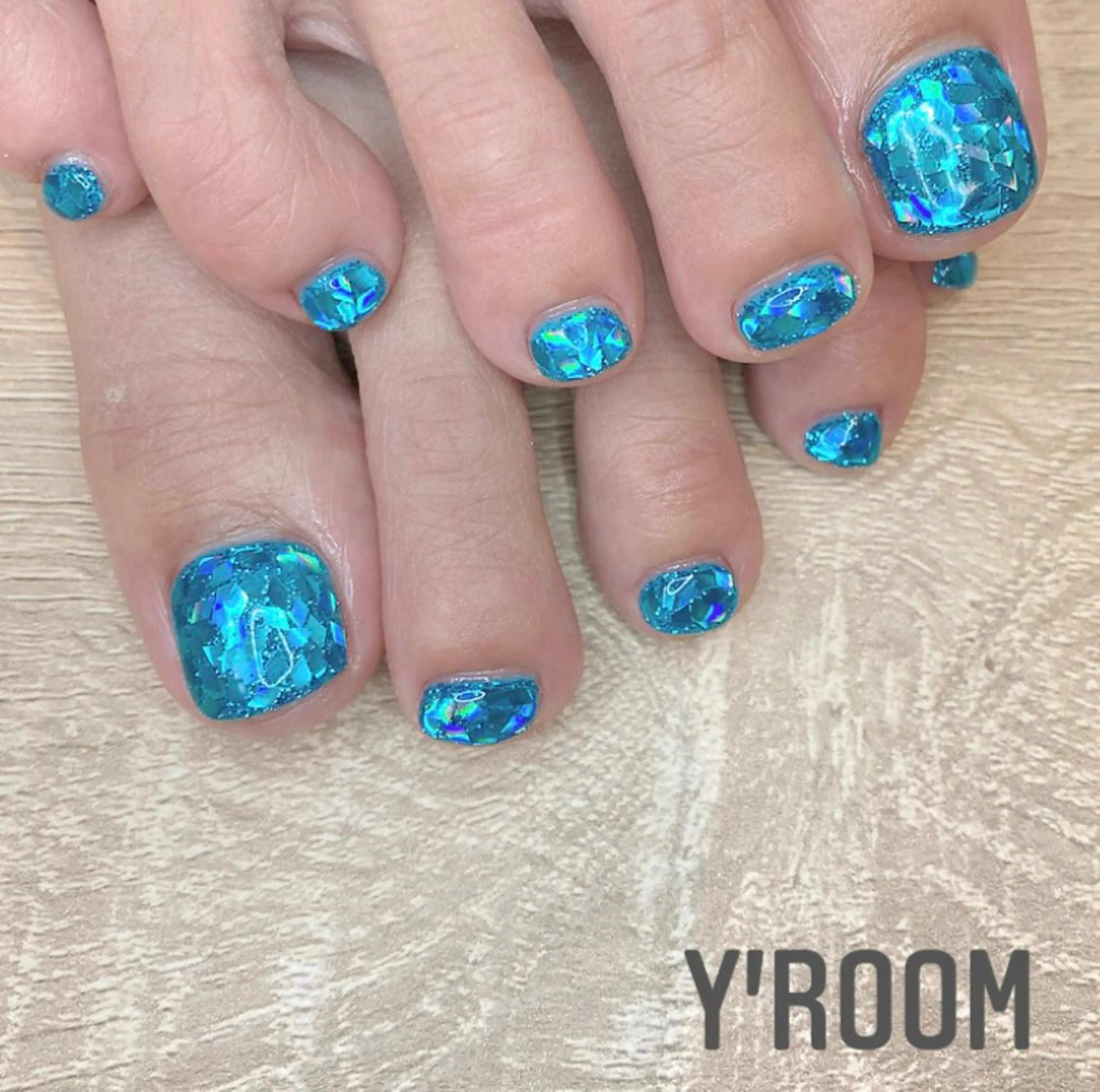 ネイル オーロラネイル フラッシュネイル フットネイル ジェルネイル 氷ネイル・うるうるネイル YUKA （ネイリスト）のネイルデザイン