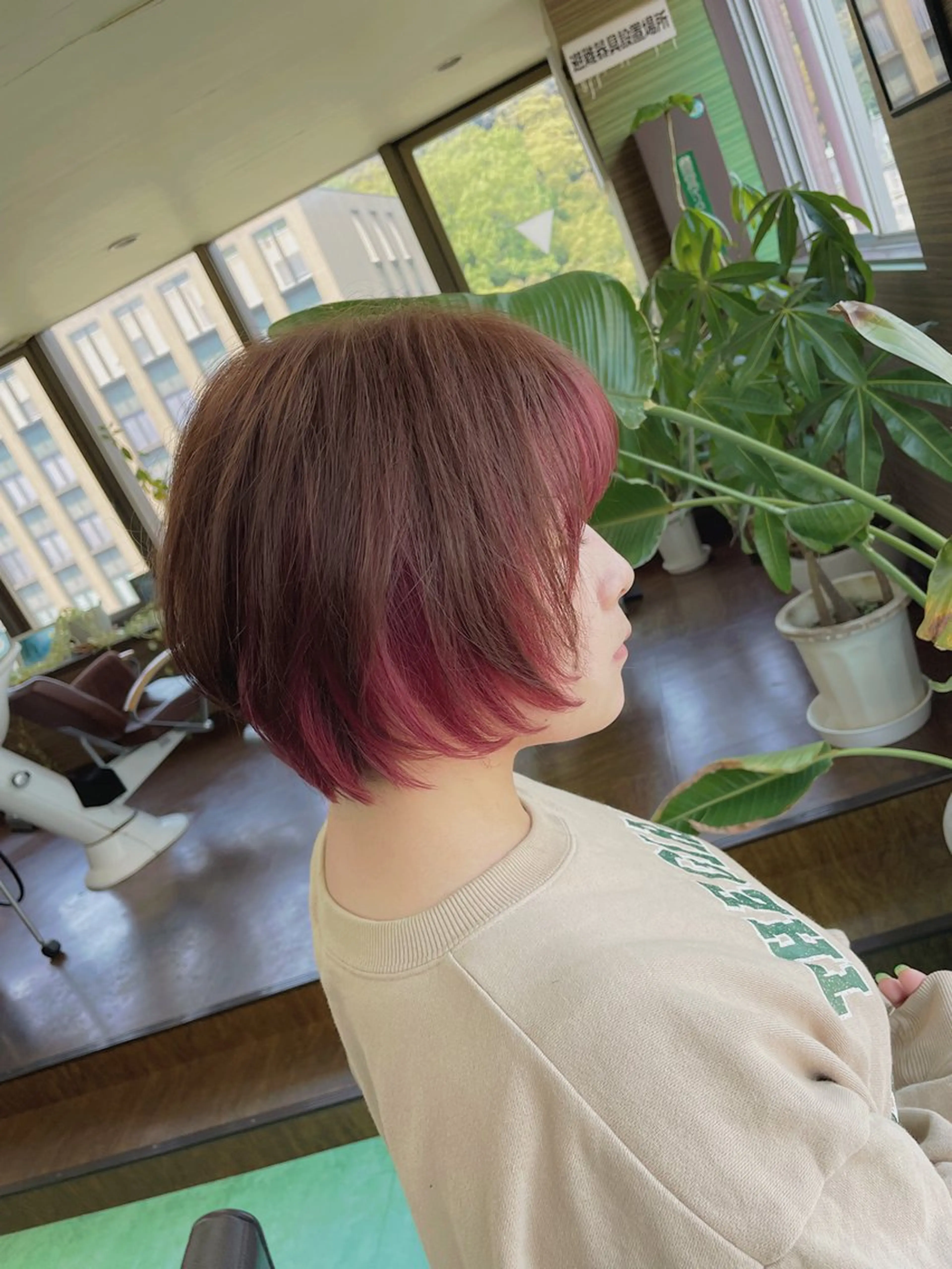 ショート カラー ショートボブ ブリーチ ブラウンカラー ピンクカラー ピンクブラウン カット ヘアカラー 土居 正季のヘアスタイル