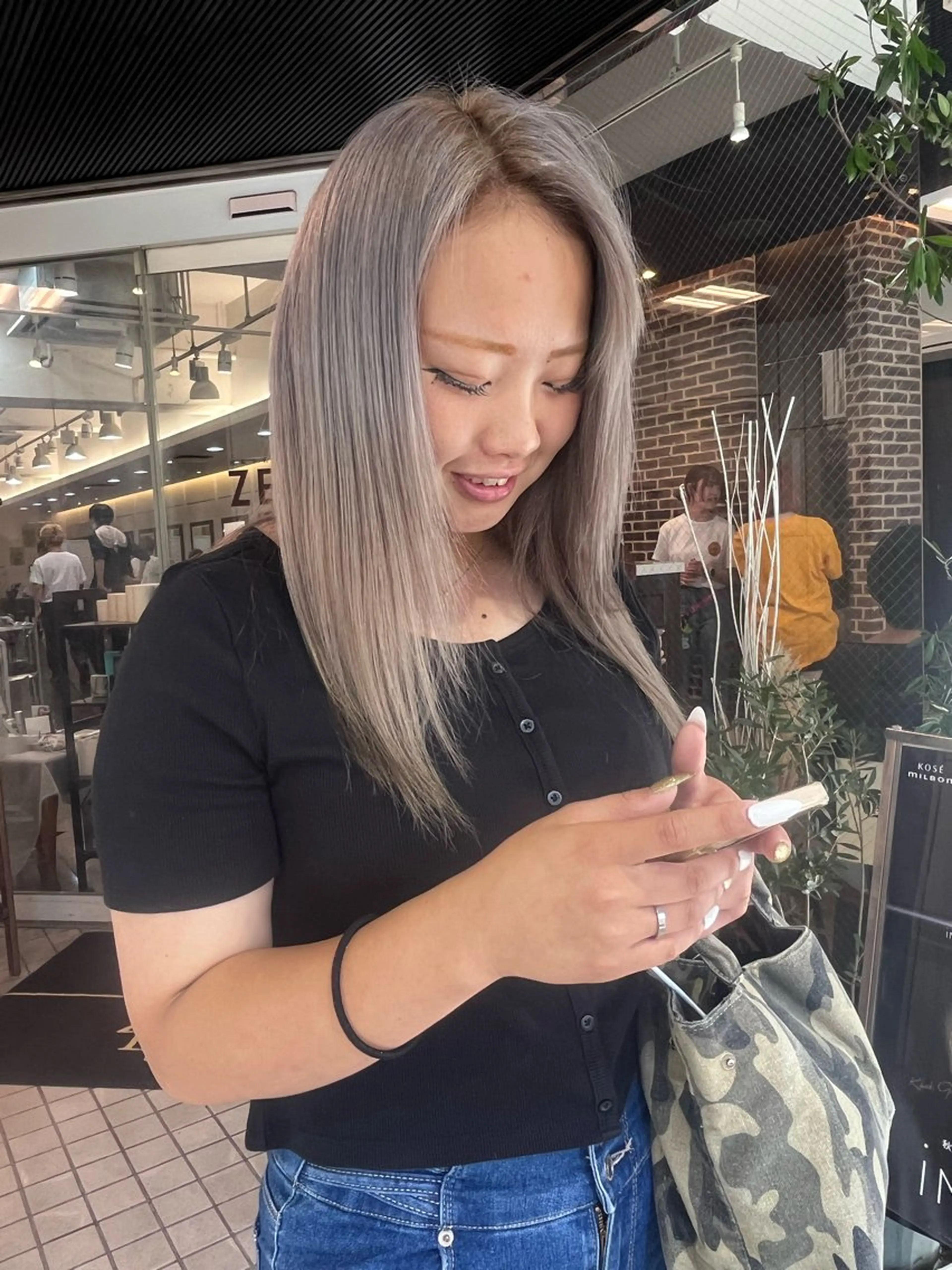 ロング カラー ベージュカラー 黒髪 ブリーチ ブルーカラー ブルーブラック 酸性ストレート 🤍🎀honokaのヘアスタイル