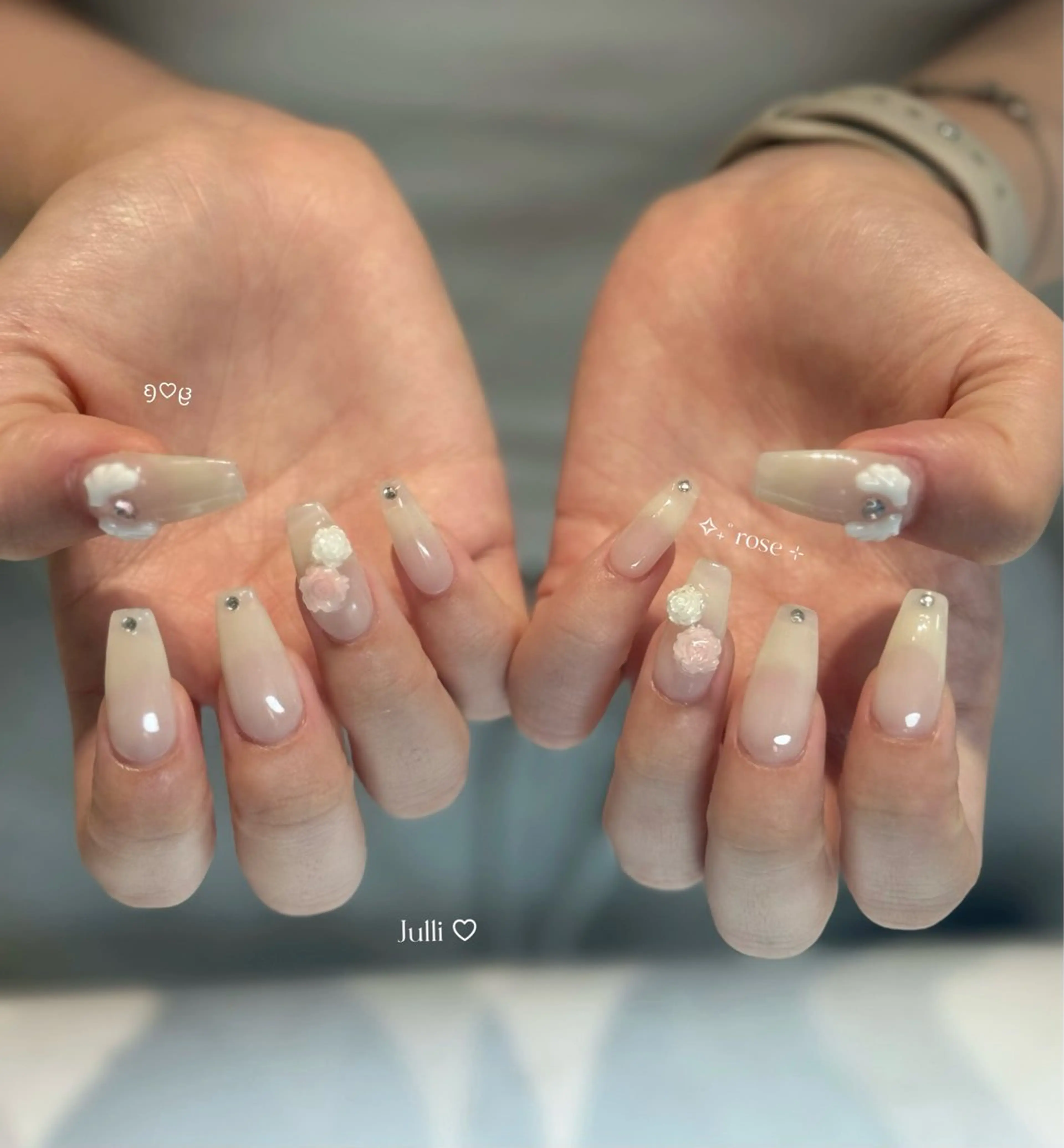 ネイル フレンチネイル ジェルネイル キラキラネイル 韓国ネイル マグネットネイル Julli NailStudioのネイルデザイン