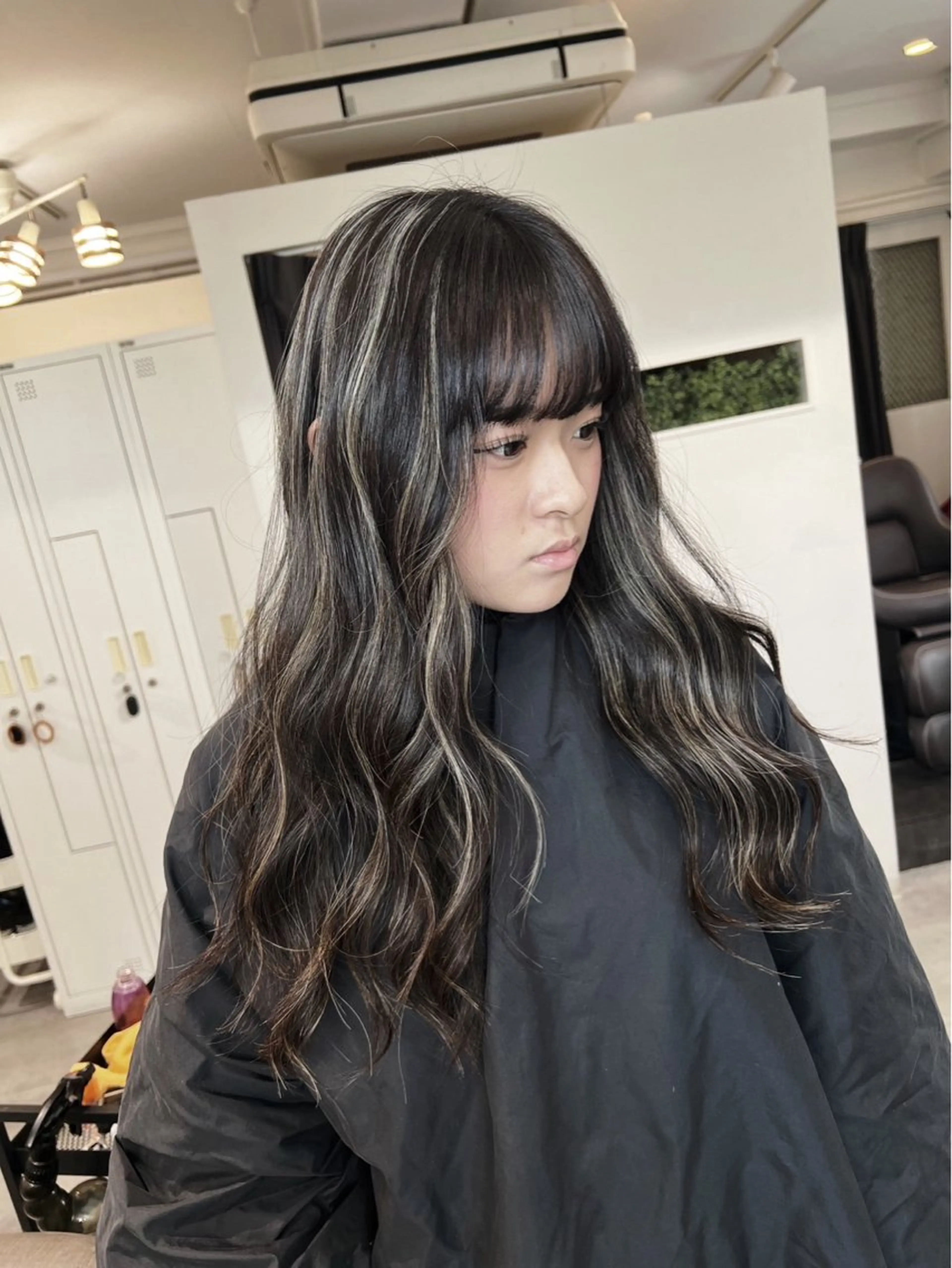 ロング カラー ダークグレー ダークグレージュ グレージュ ハイライトカラー ハイライト ヘアカラー トリートメント ROBIN所属・指名数No.1 /NAOYAのヘアスタイル