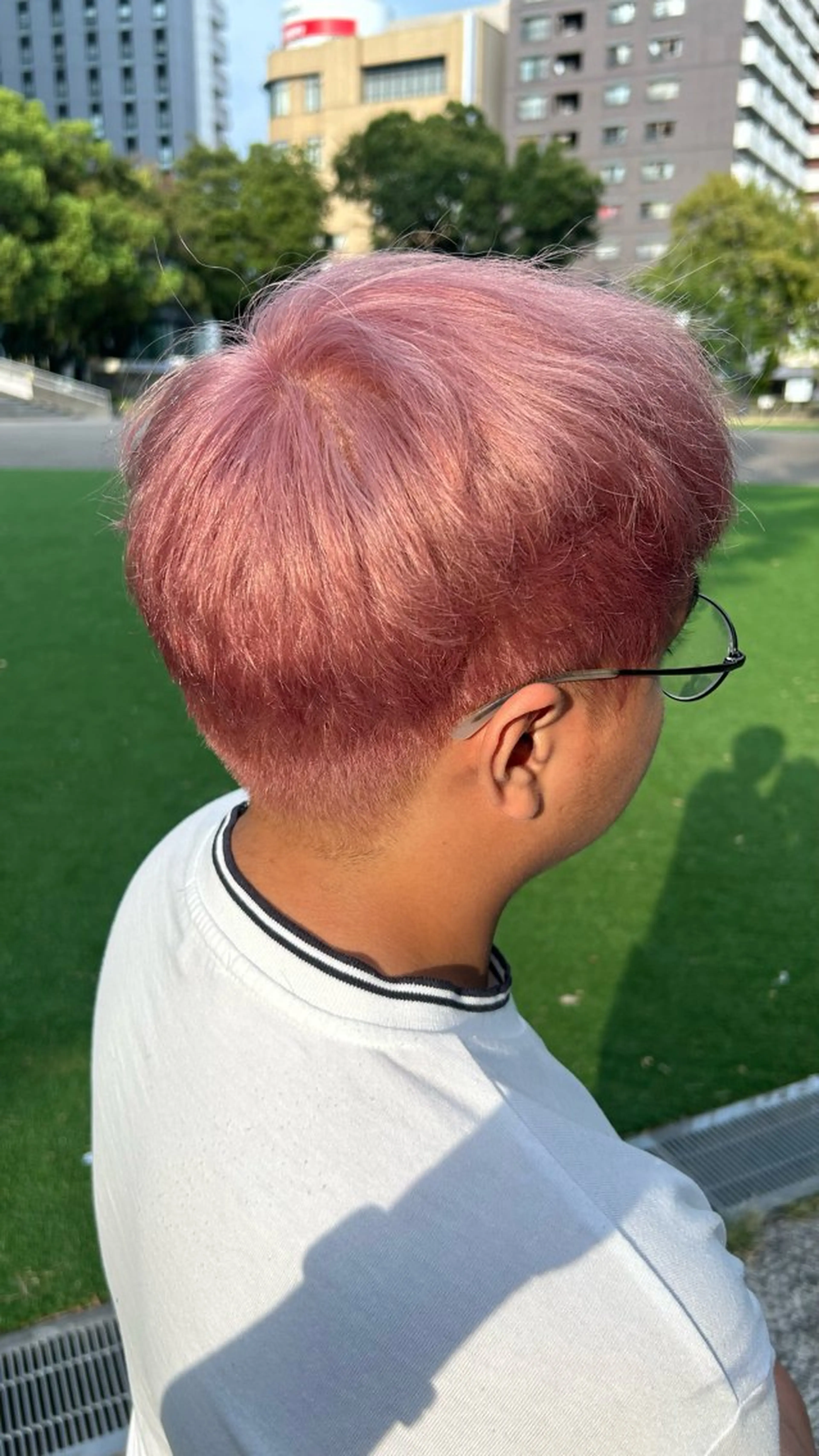 カラー メンズ メンズブリーチ ブリーチ ブロンド ピンクカラー カット ヘアカラー トリートメント 有働由良／ハイトーン ／韓国メンズヘアのヘアスタイル