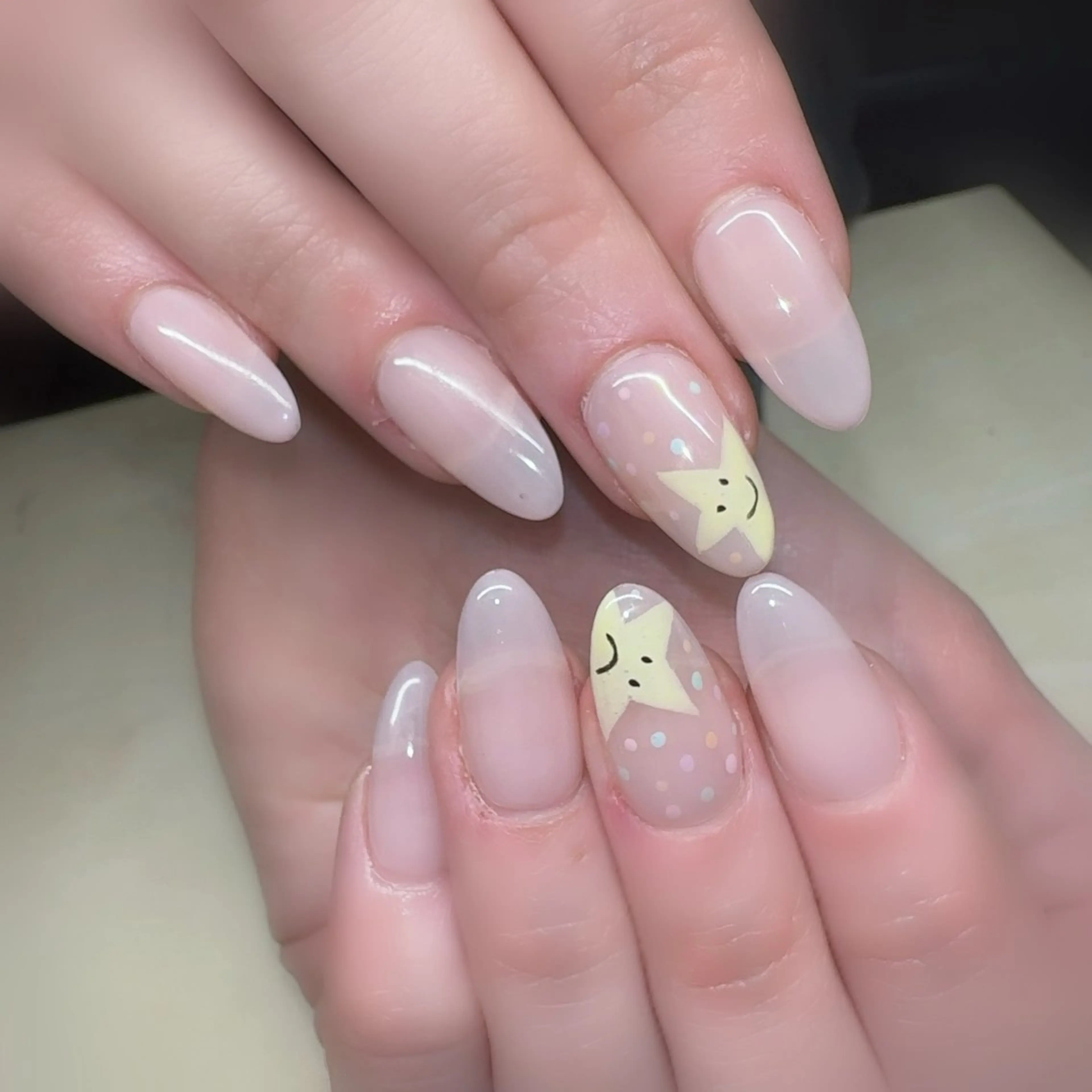 2本シンプルアート(手書き又はパーツ)オフ無料の写真