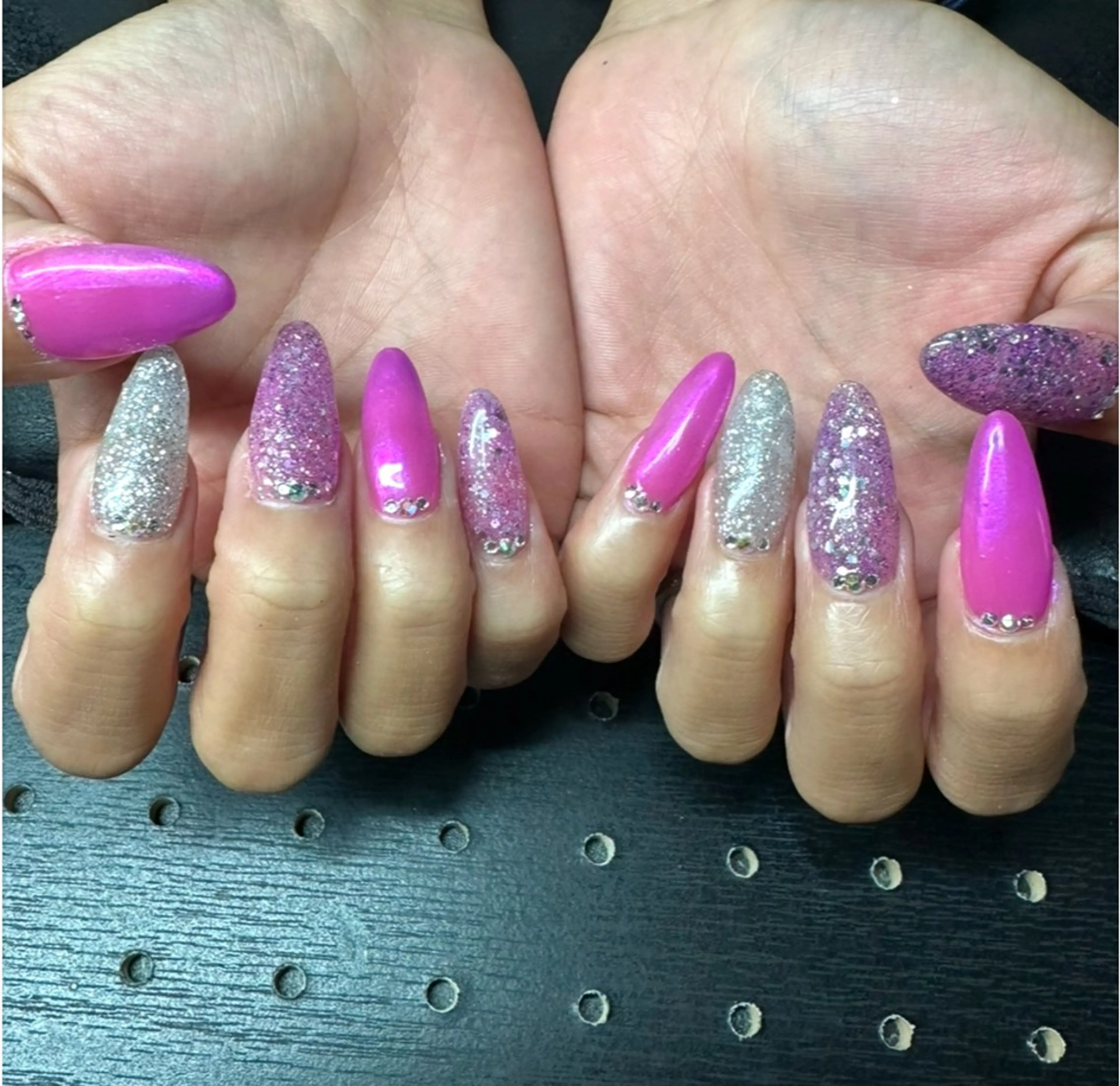 ネイル シャインネイル所属・伊藤 くるみのネイルデザイン