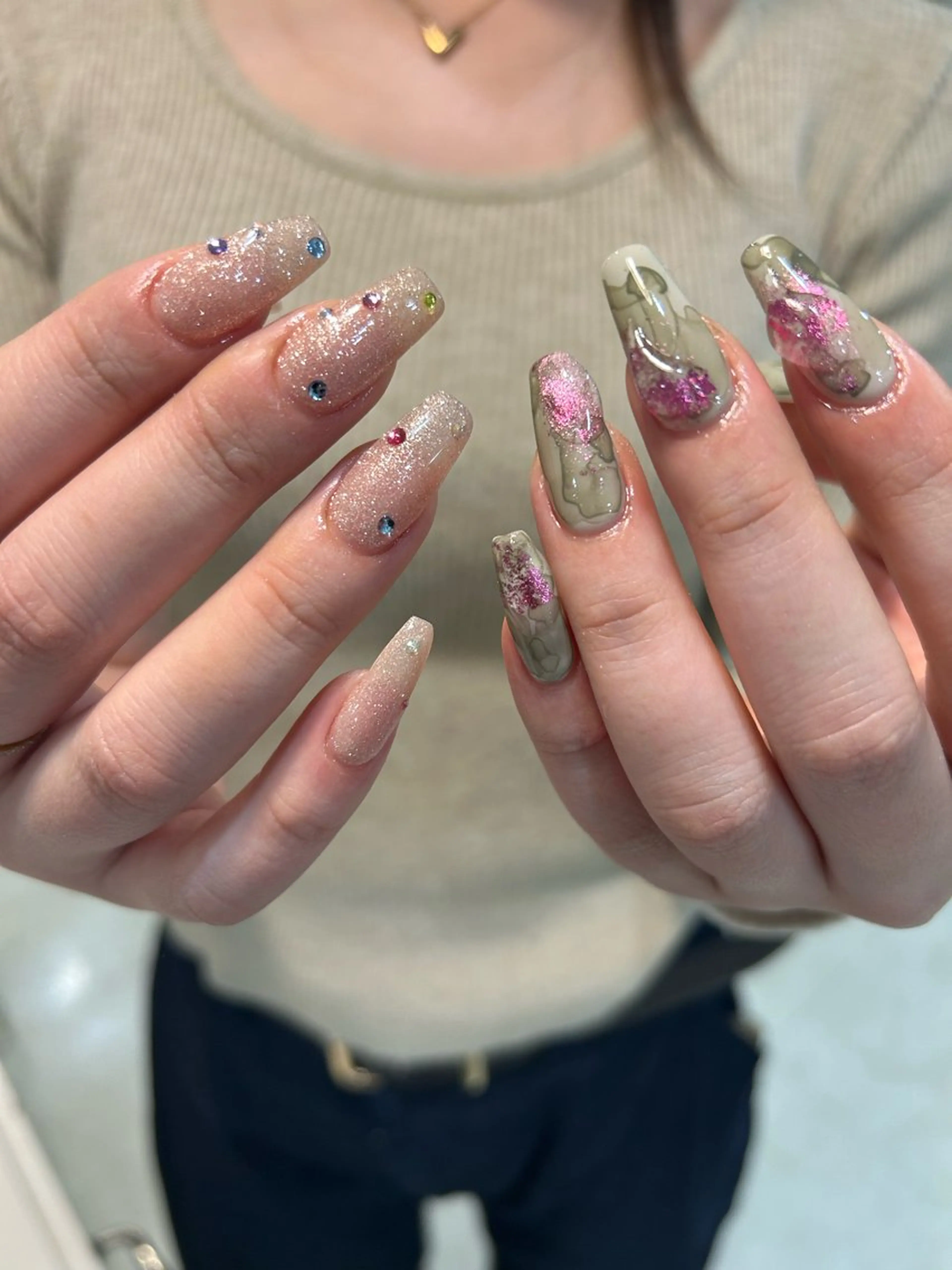 ネイル Salondevi2 isanaのネイルデザイン