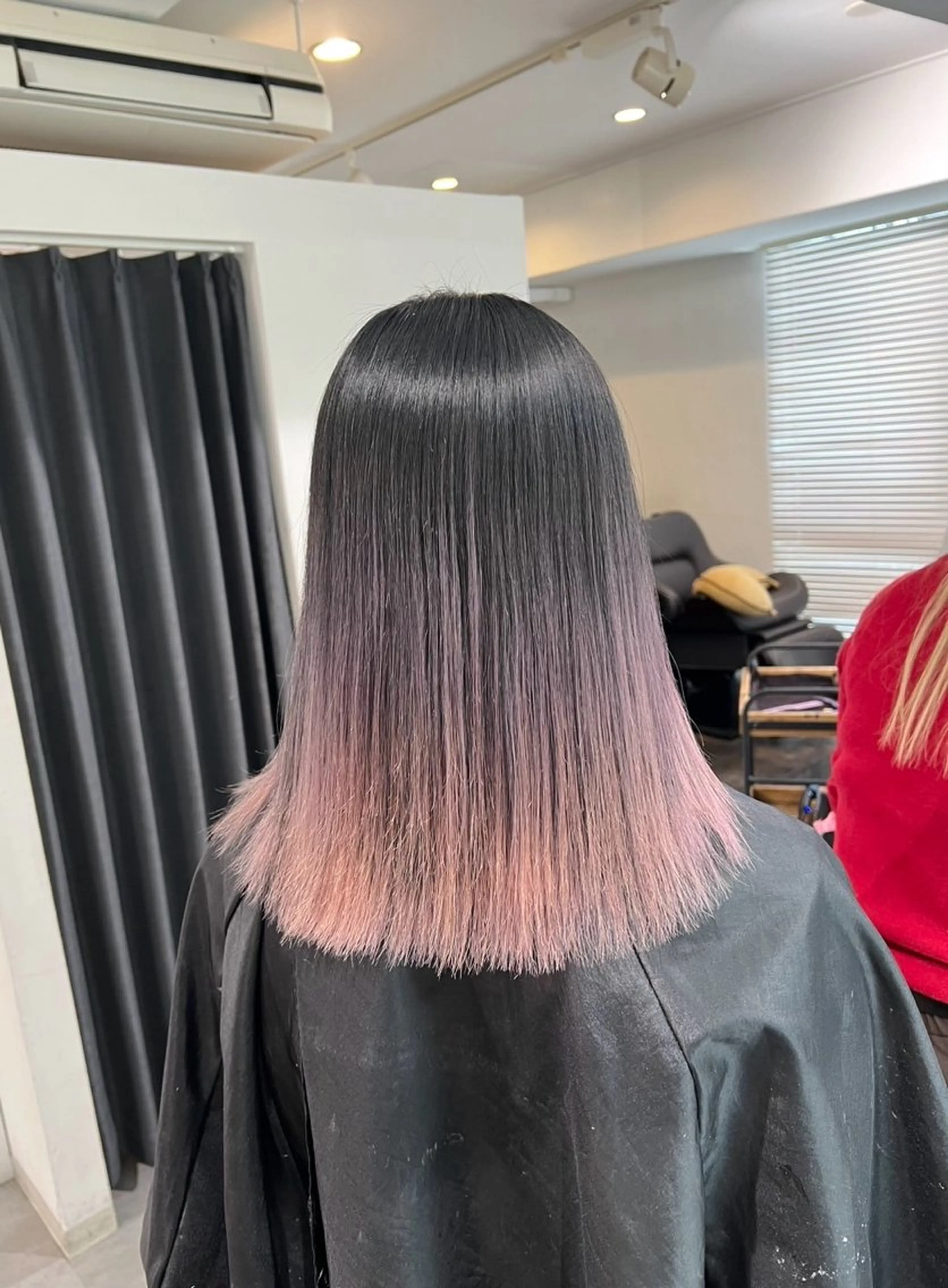 ショート カラー バレイヤージュ ベージュカラー ピンクカラー ピンクベージュ レイヤーカット カット ヘアカラー トリートメント ROBIN所属・指名数No.1 /NAOYAのヘアスタイル