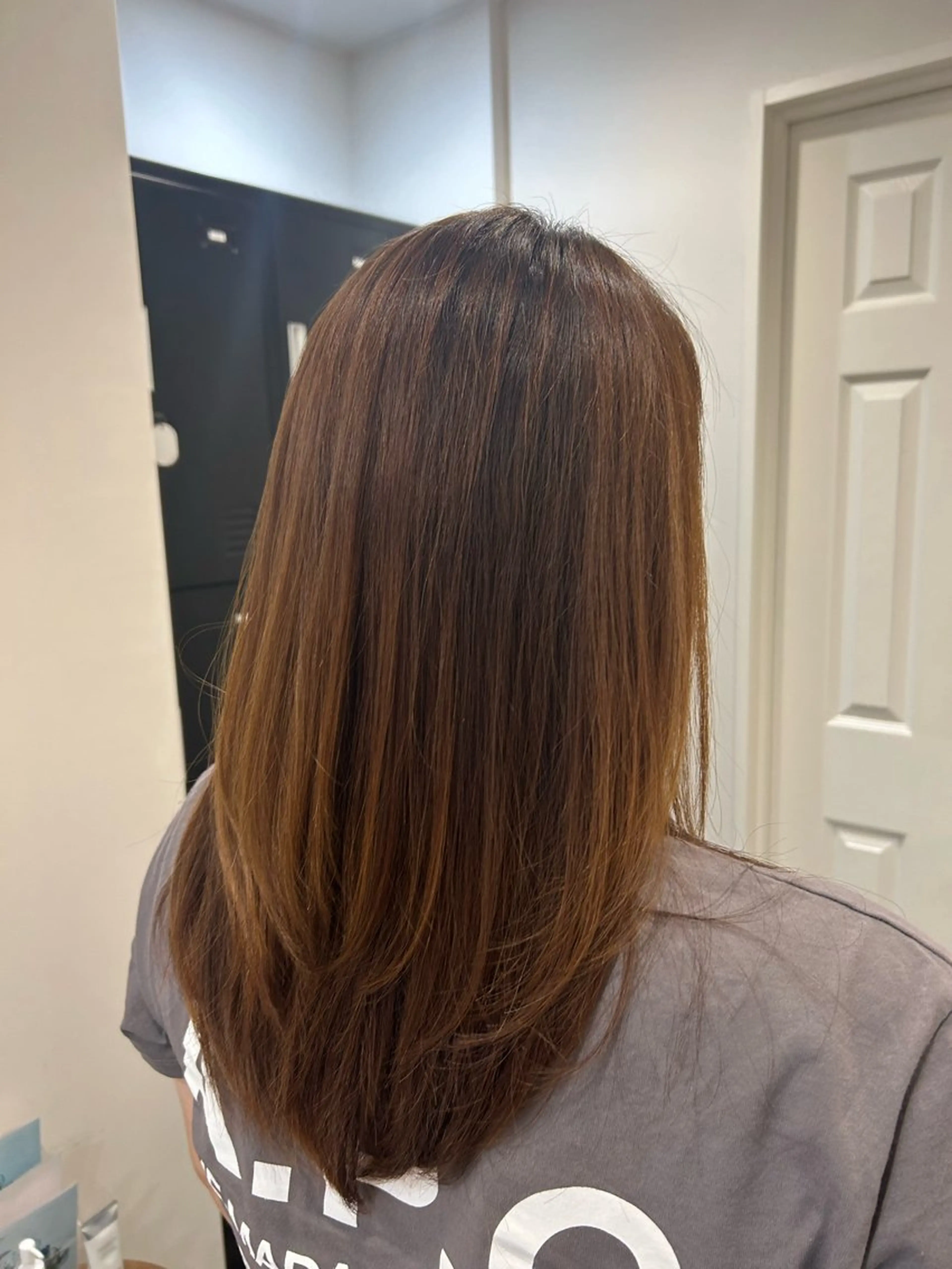 ミディアム ミディアムレイヤー レイヤーカット ナルミ ケイスケのヘアスタイル