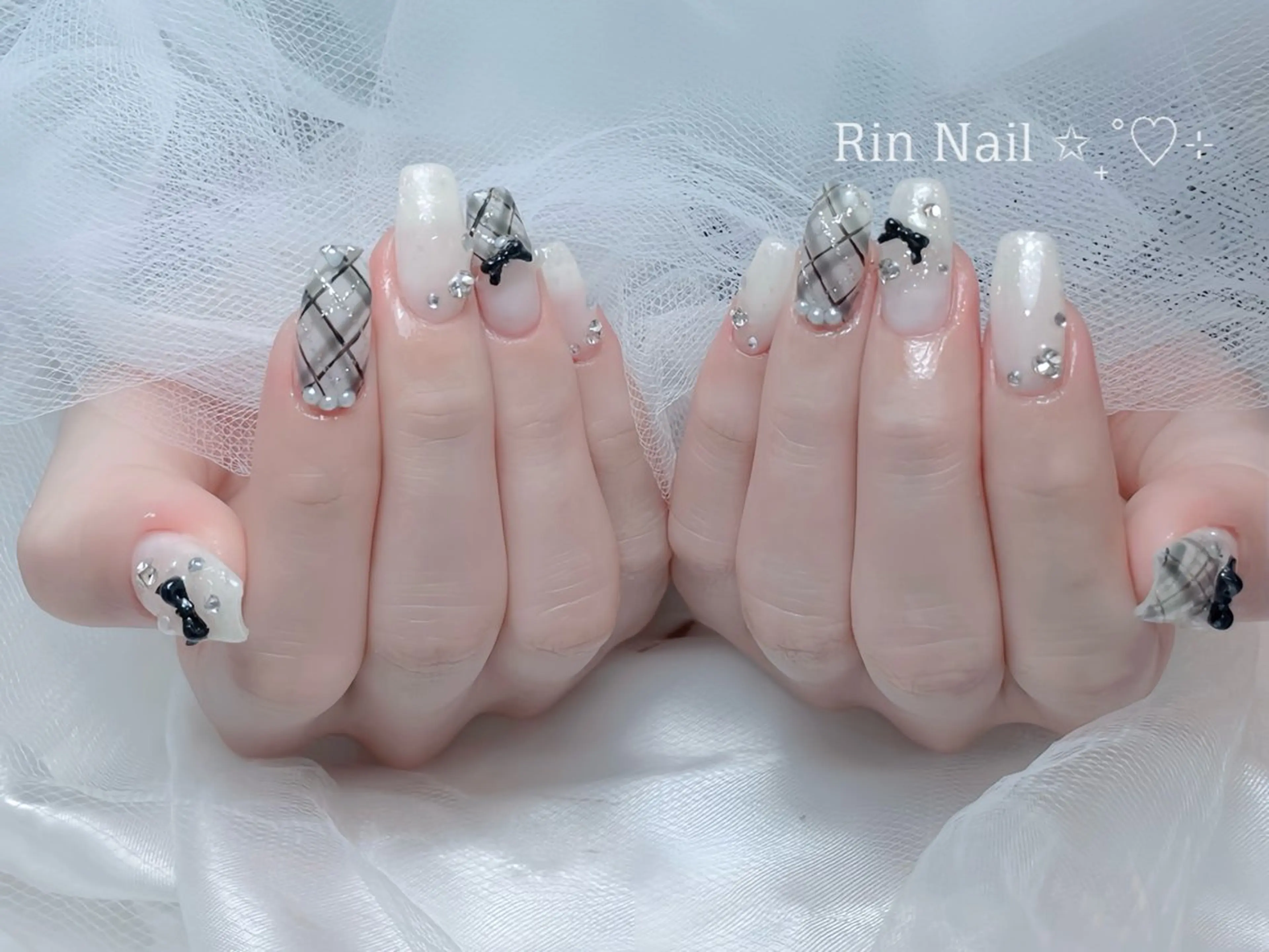 ネイル アートネイル チークネイル ジェルネイル ロングネイル マグネットネイル ハンドネイル Rin Nail 新大久保店のネイルデザイン