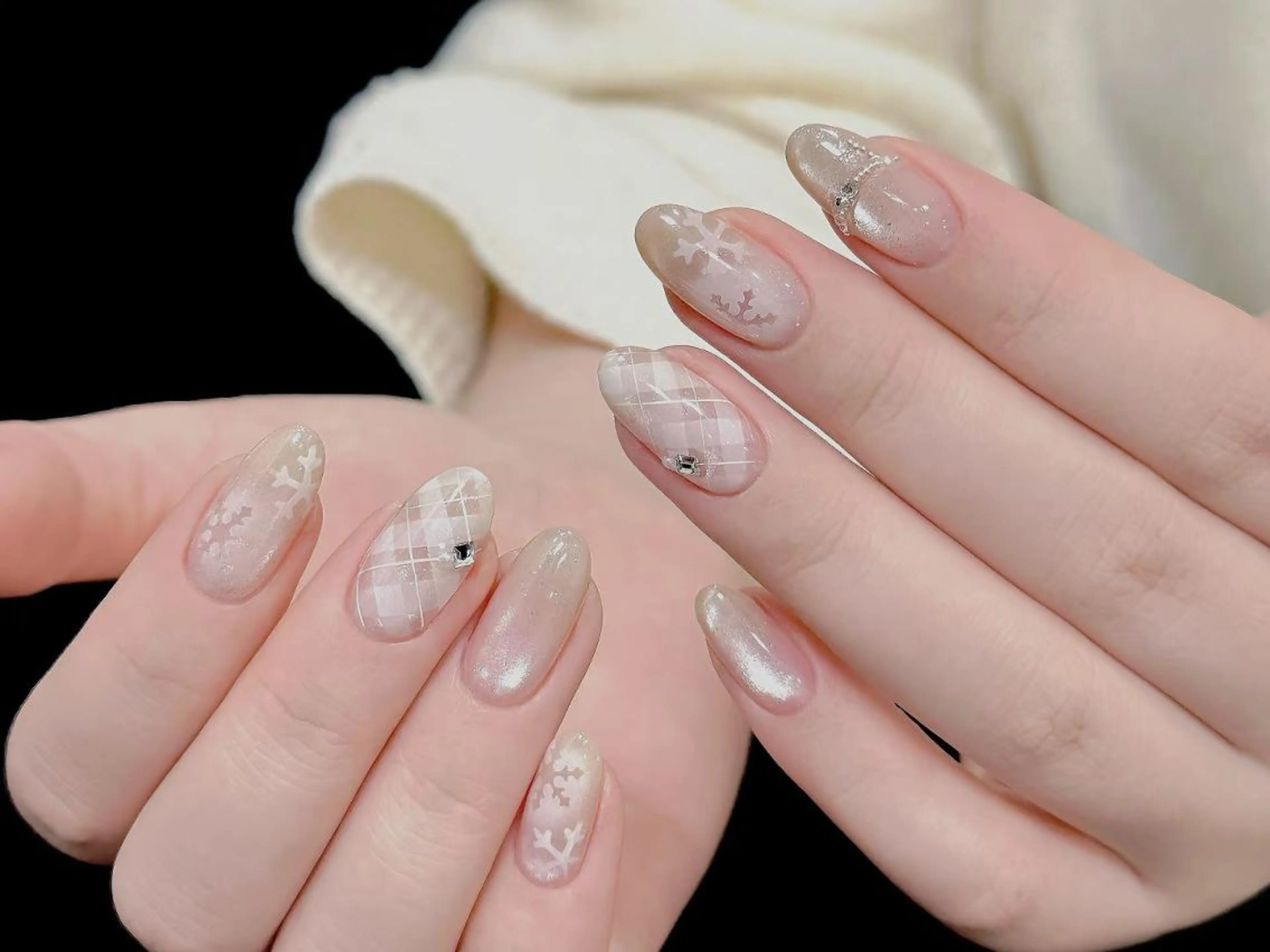 ネイル アートネイル オーロラネイル キラキラネイル 韓国ネイル 持ち込み ユ ズのネイルデザイン