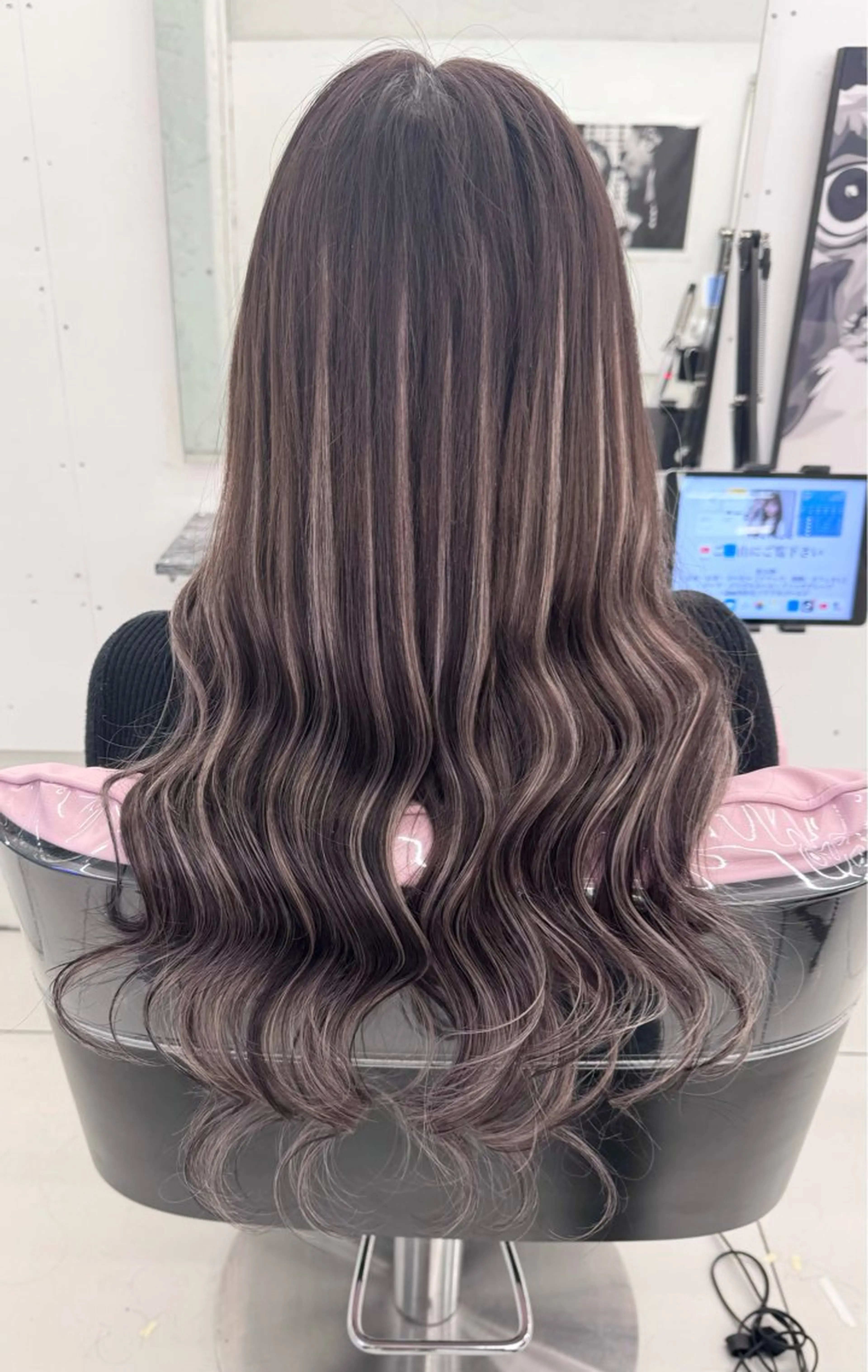 ロング ヘアカラー エクステ 家田 竜のヘアスタイル
