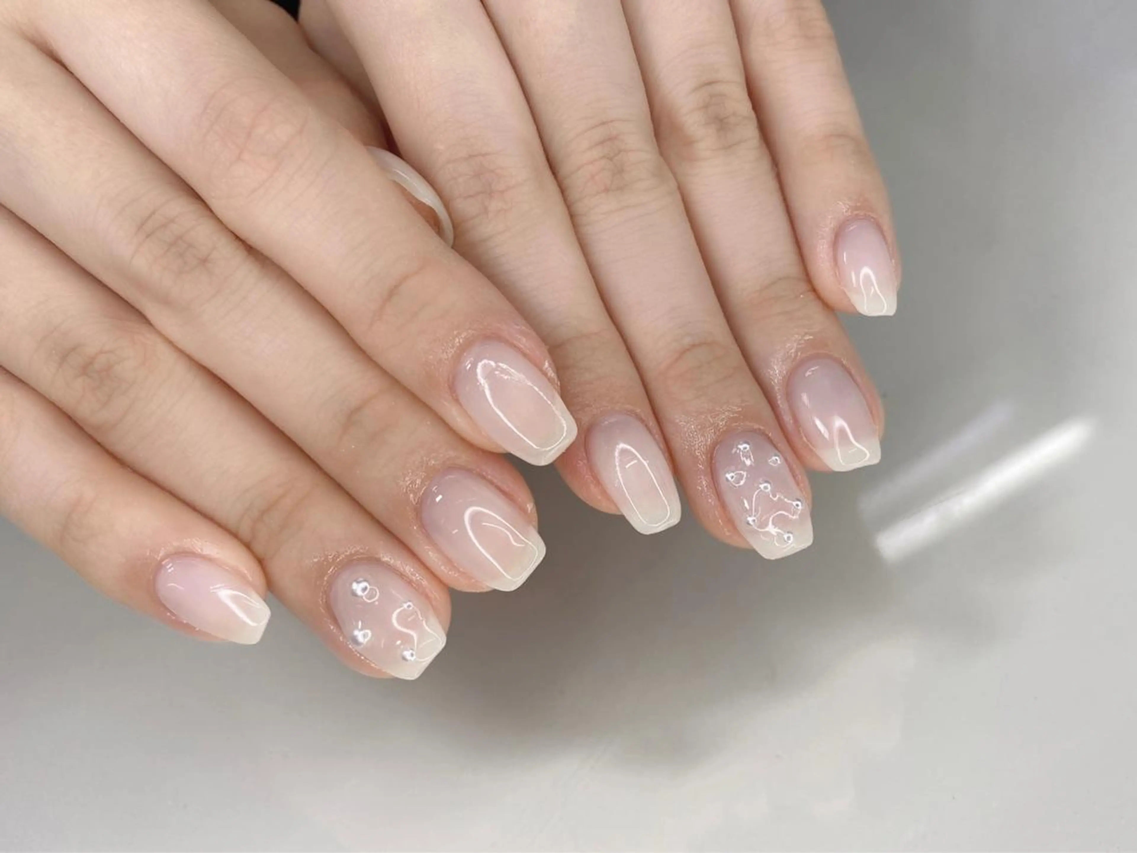 ネイル I-nailロング /ワンホン/キラキラのネイルデザイン