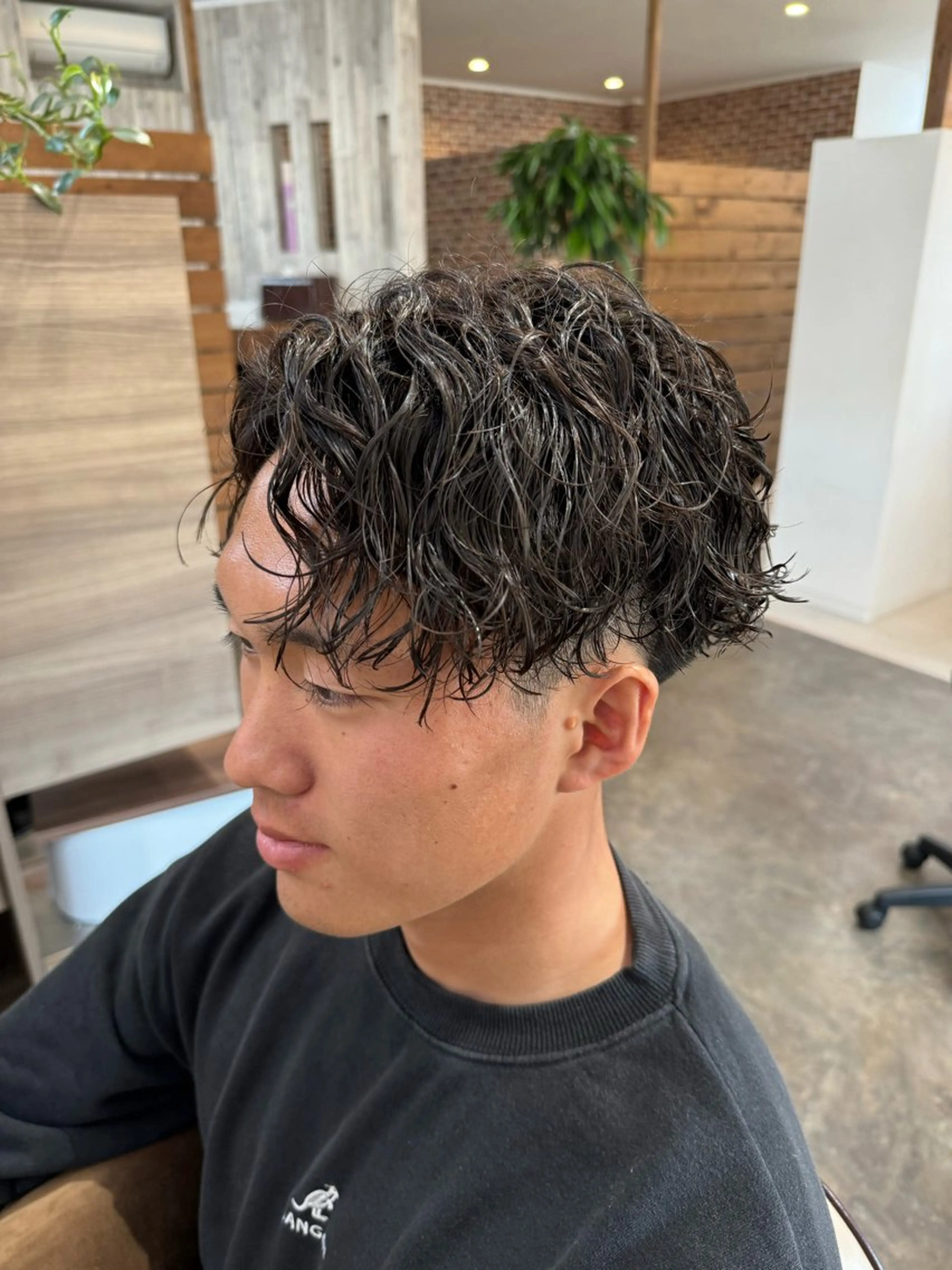 ショート パーマ メンズ カット パーマ Salon de Qualia(サロンドクオリア)所属・ハイトーン/外国人風 カラー/メンズパーマのヘアスタイル