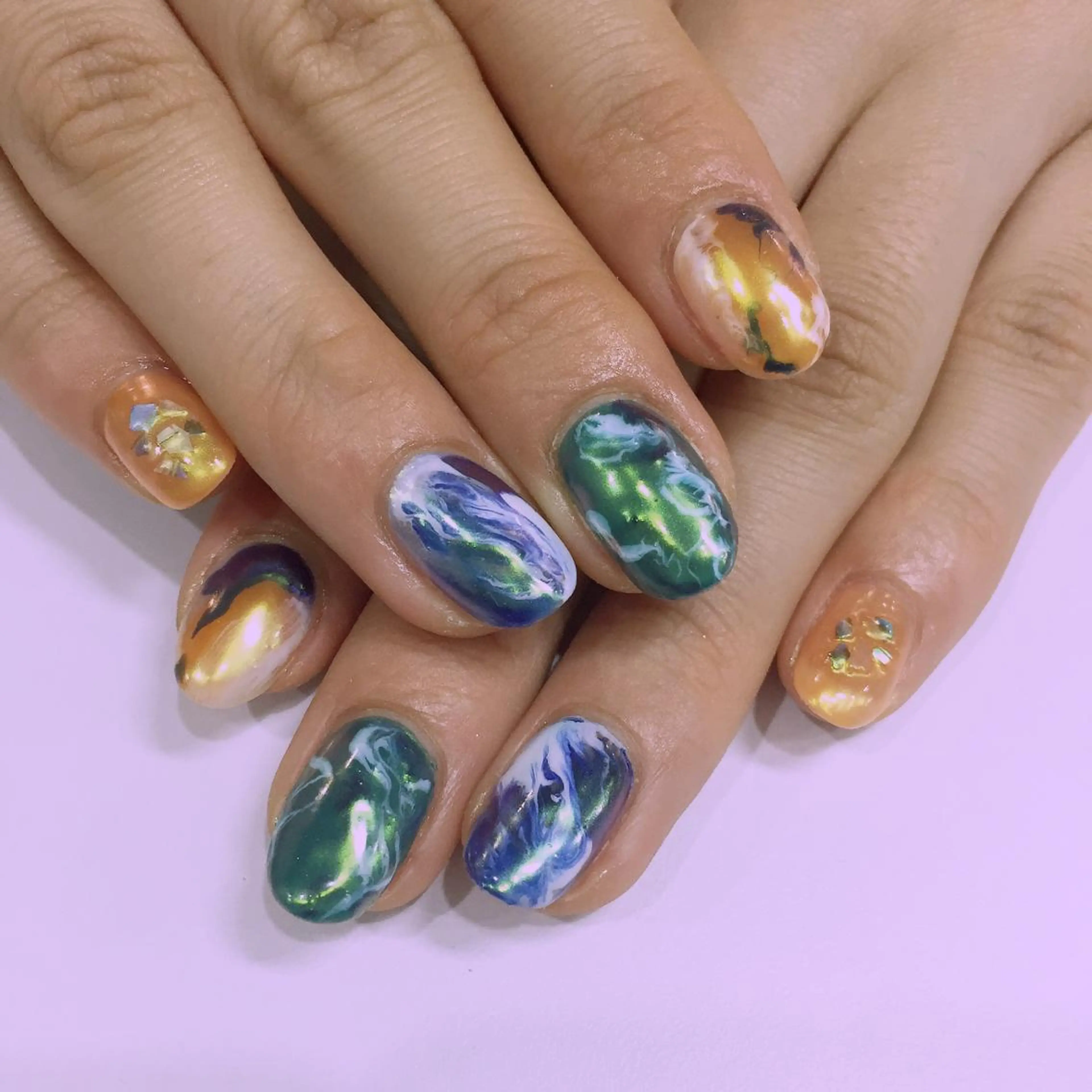 ネイル マツエク・マツパ アートネイル オーロラネイル キャッツアイ東京 西荻窪店のネイルデザイン