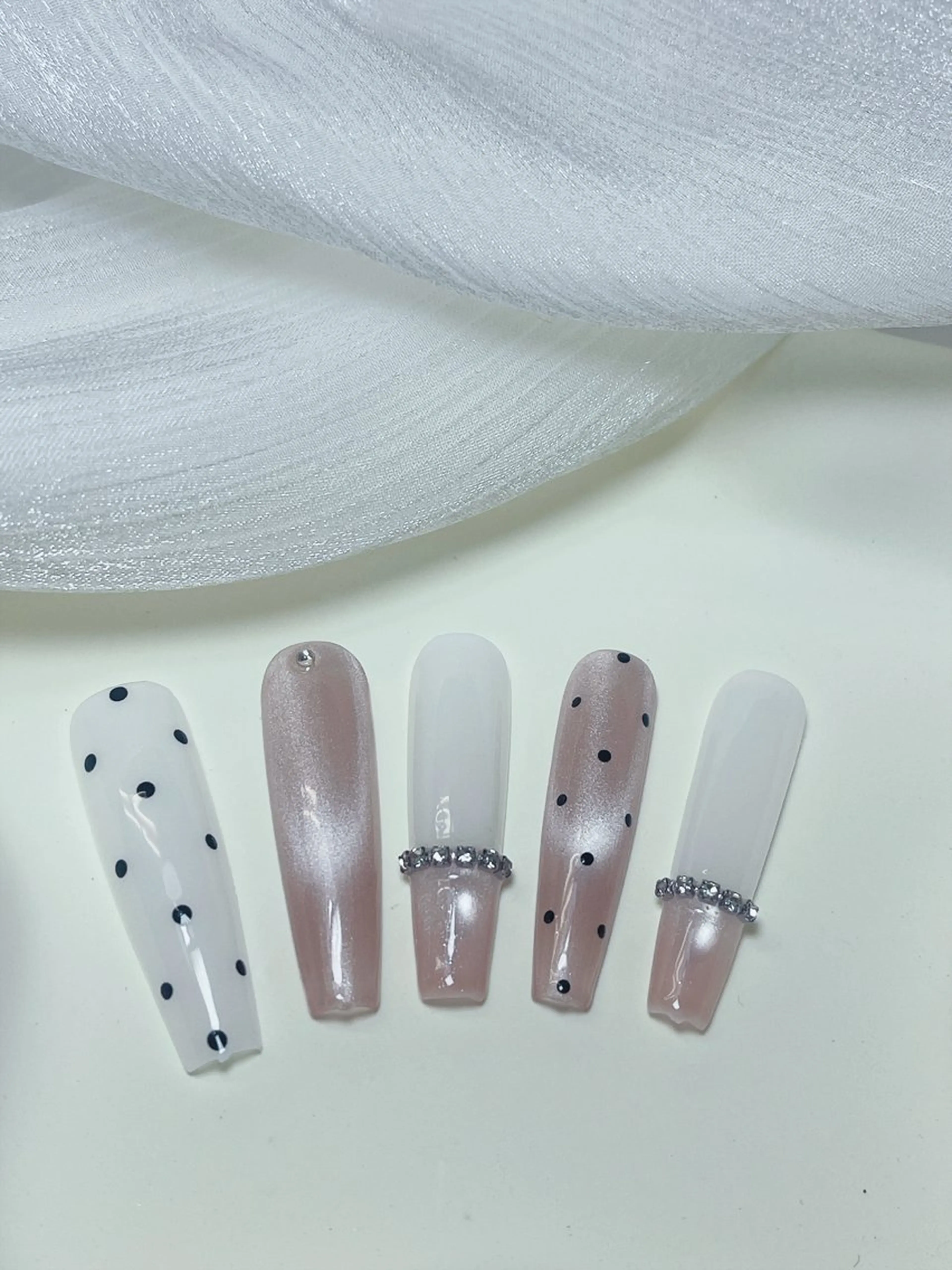 ネイル チークネイル フレンチネイル グラデーション キラキラネイル 韓国ネイル ハンドネイル DUO MI所属・DUO   MI nail salonのネイルデザイン