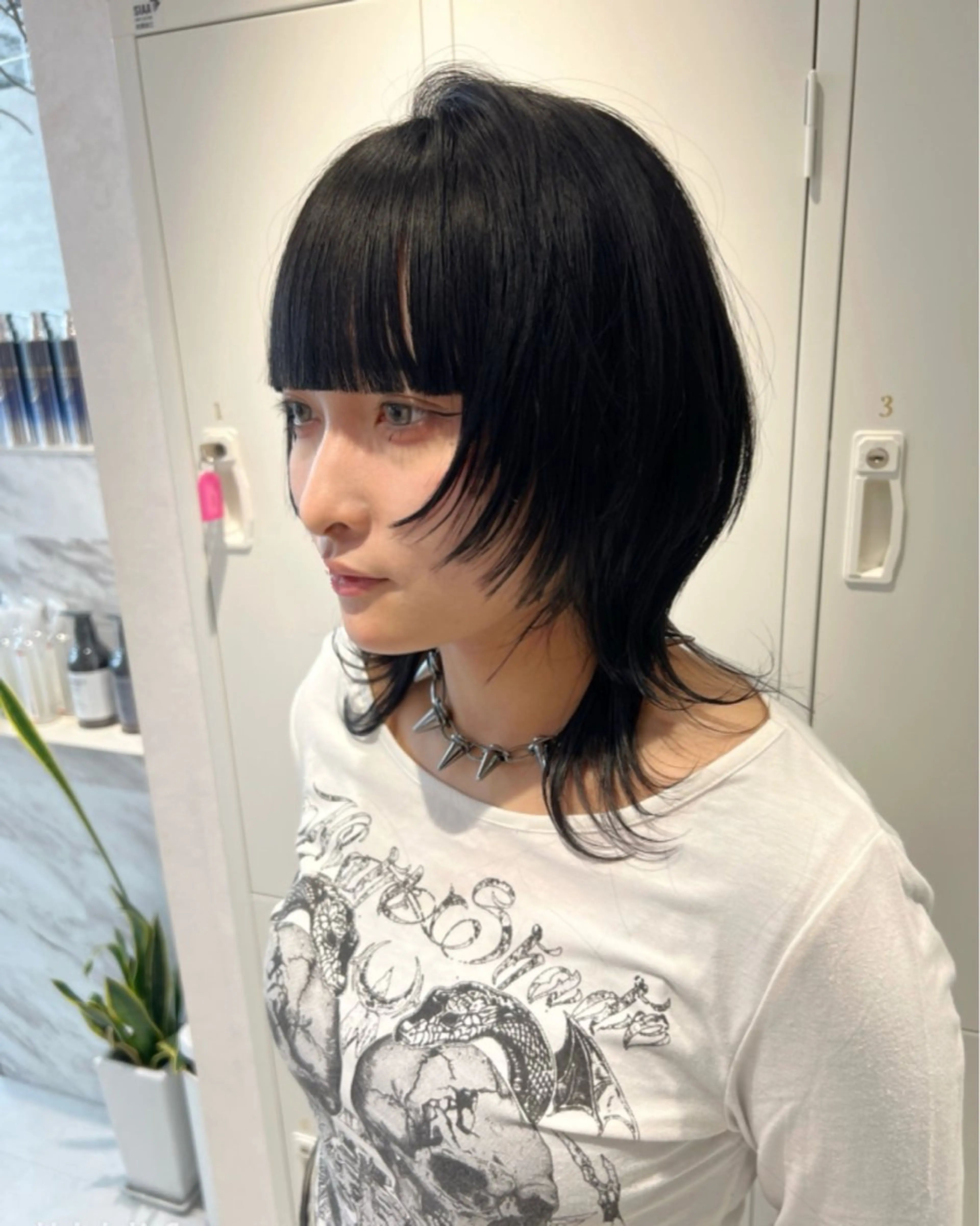 ミディアム ブリーチ/ウルフ ハッシュカット/石山のヘアスタイル