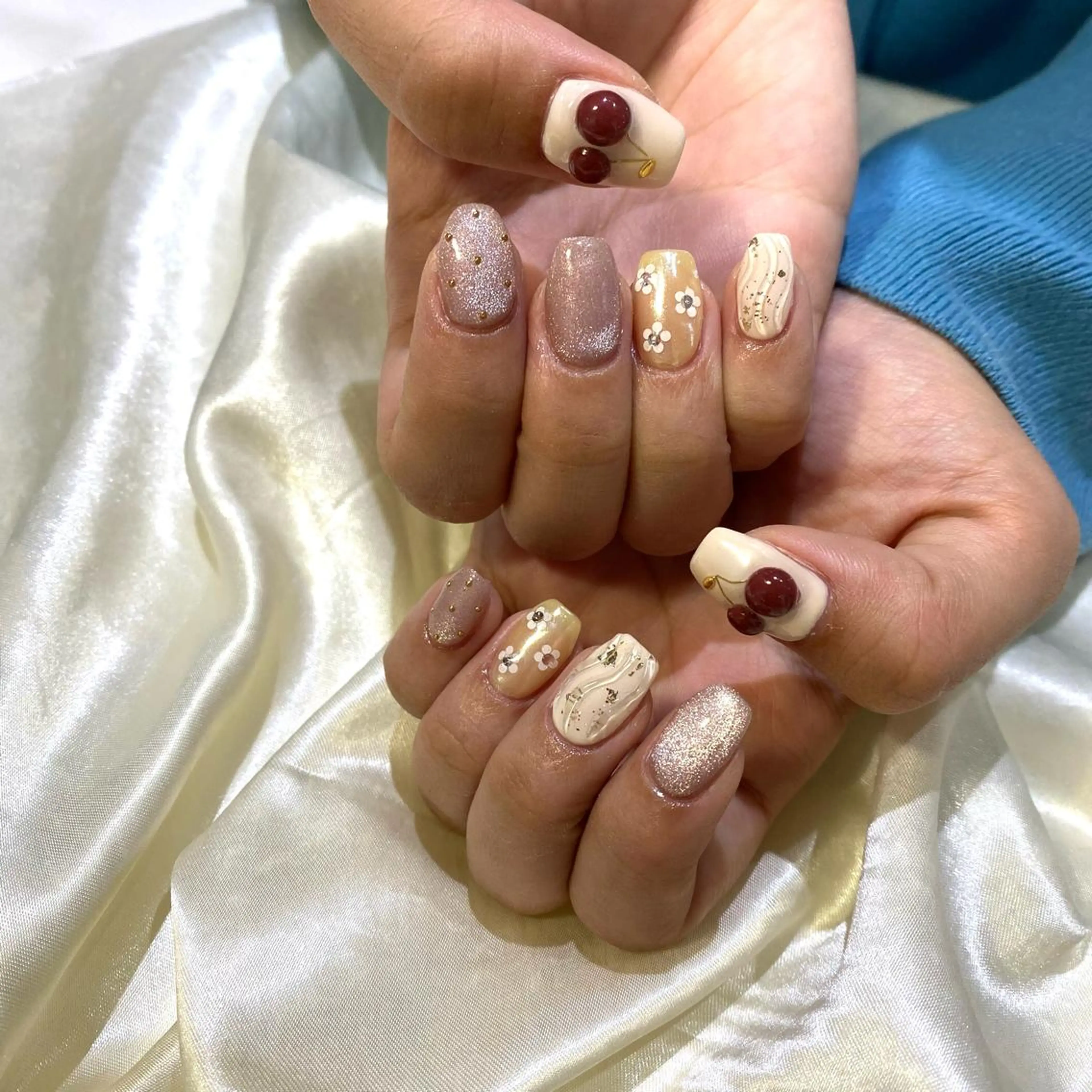 ネイル ハンドネイル 西岡 杏のネイルデザイン