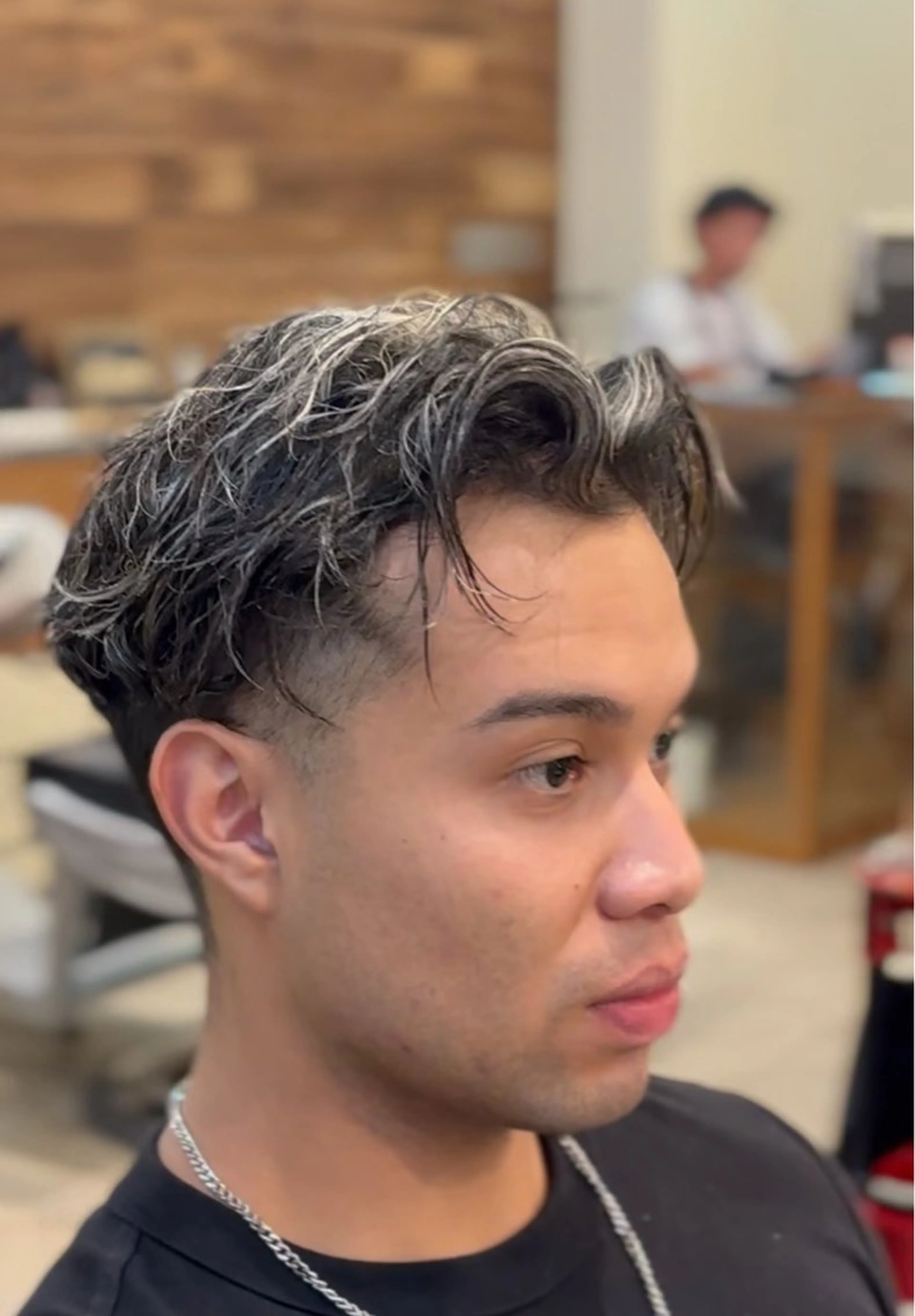 ミディアム カラー パーマ ブリーチ メッシュ ⭐️綾瀬駅 穴久保光のヘアスタイル