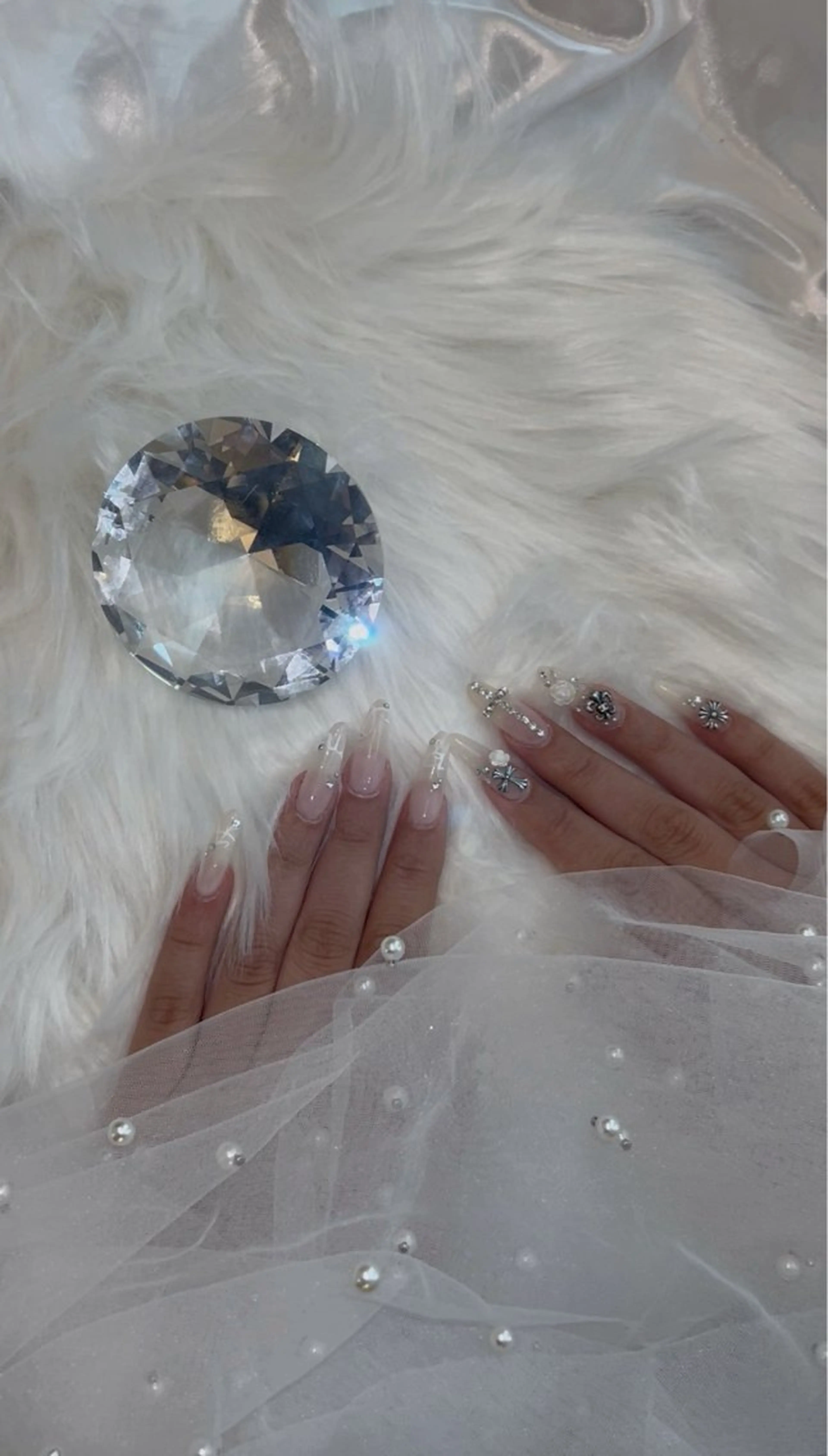 ネイル ハンドネイル 𝐍𝐚𝐢𝐥 𝐬𝐚𝐥𝐨𝐧 𝐤𝐢𝐭𝐭𝐲所属・日妻 詩葉のネイルデザイン