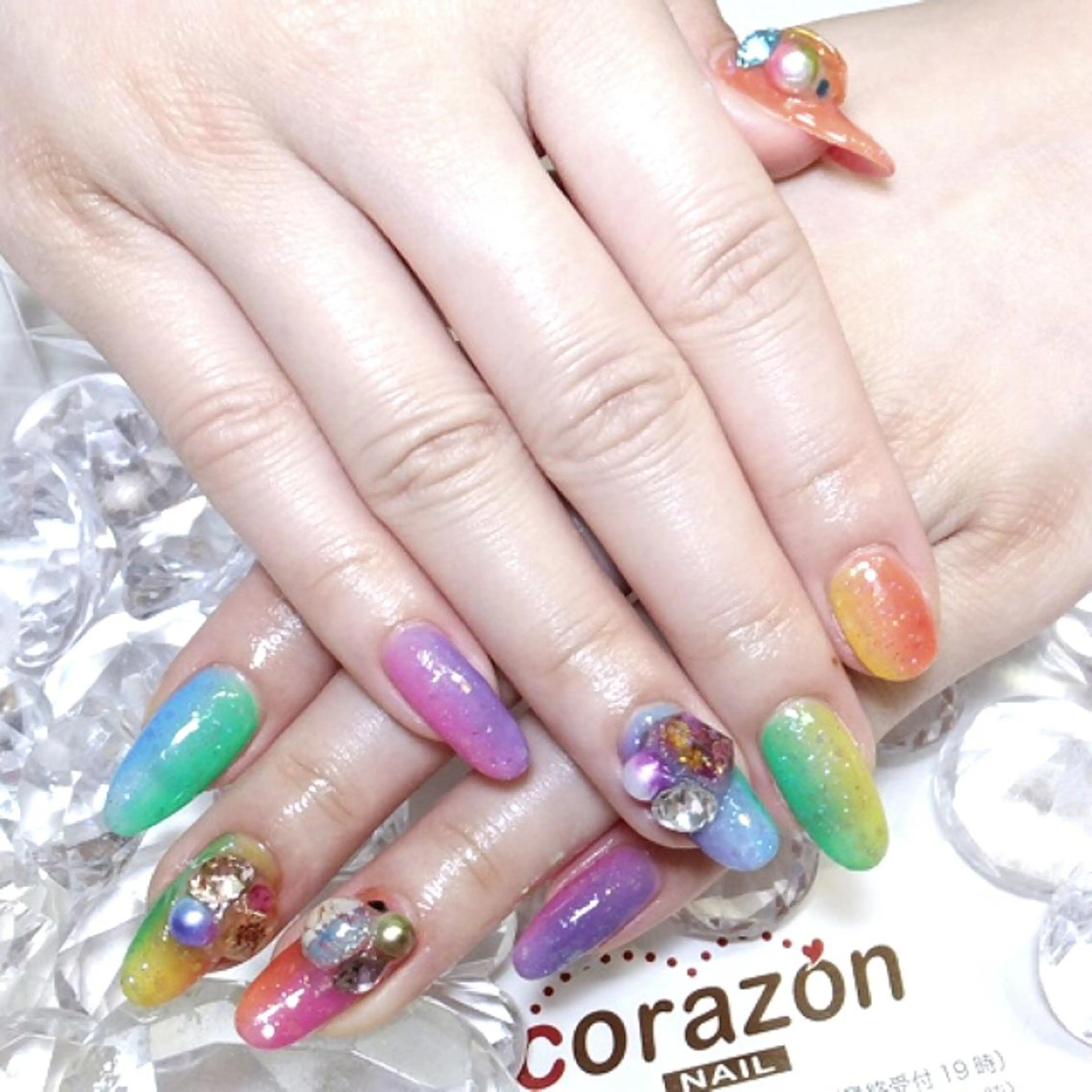 ネイル アートネイル ジェルネイル ストーンネイル corazon所属・ネイリスト aicoのネイルデザイン