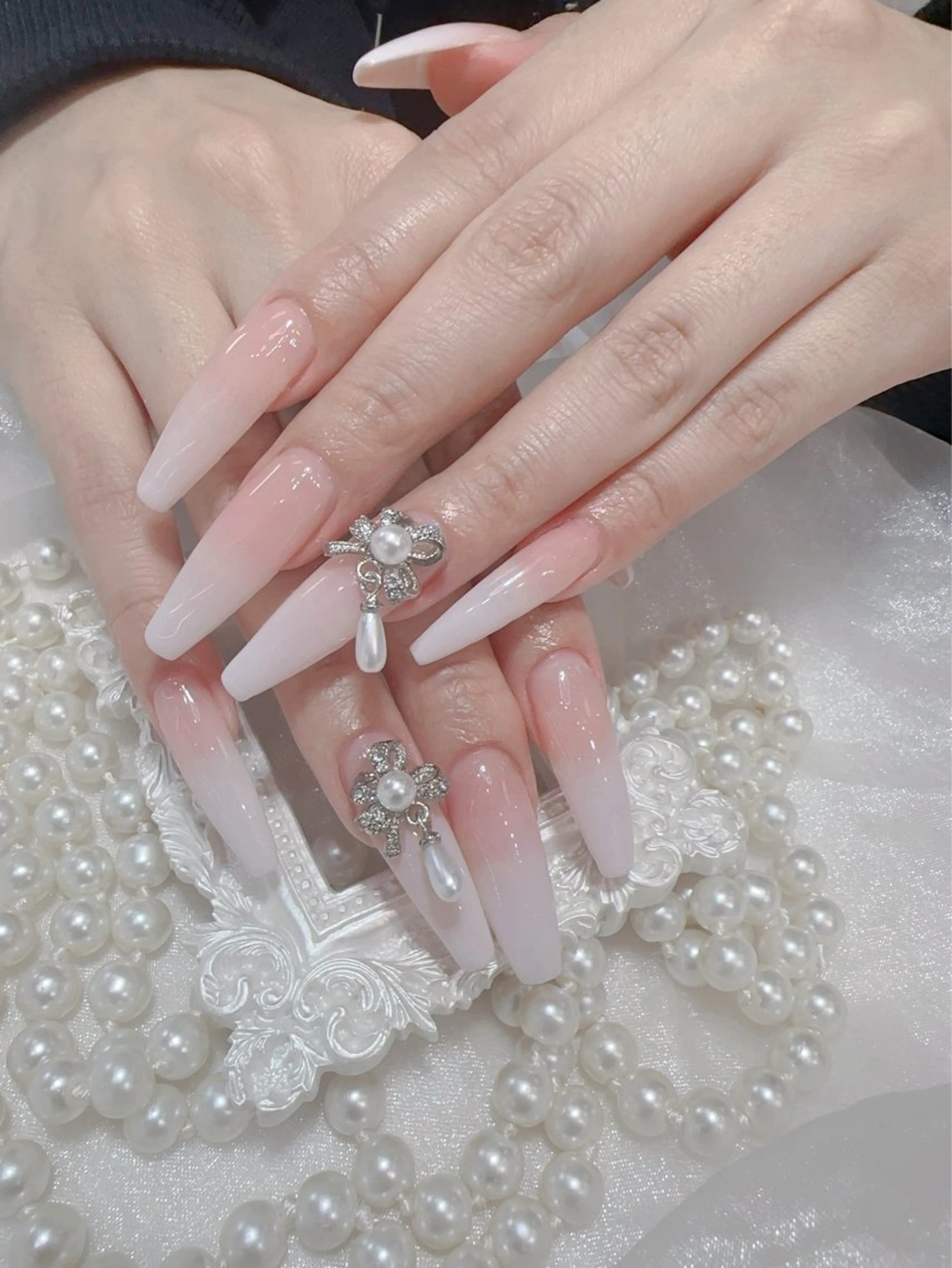 ネイル ハンドネイル VIVIAN リサのネイルデザイン