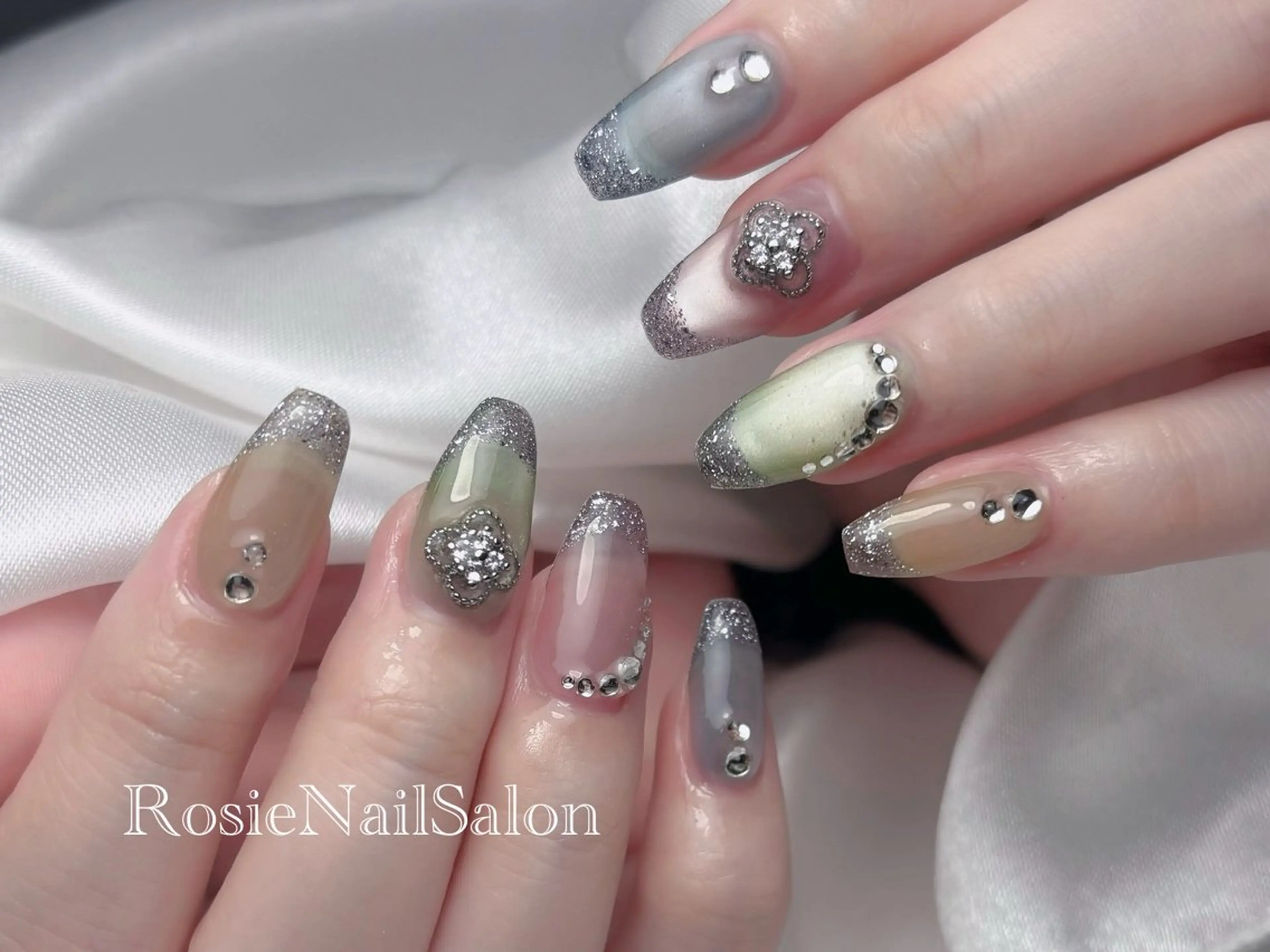 ネイル Rosie Nail サロン南越谷のネイルデザイン