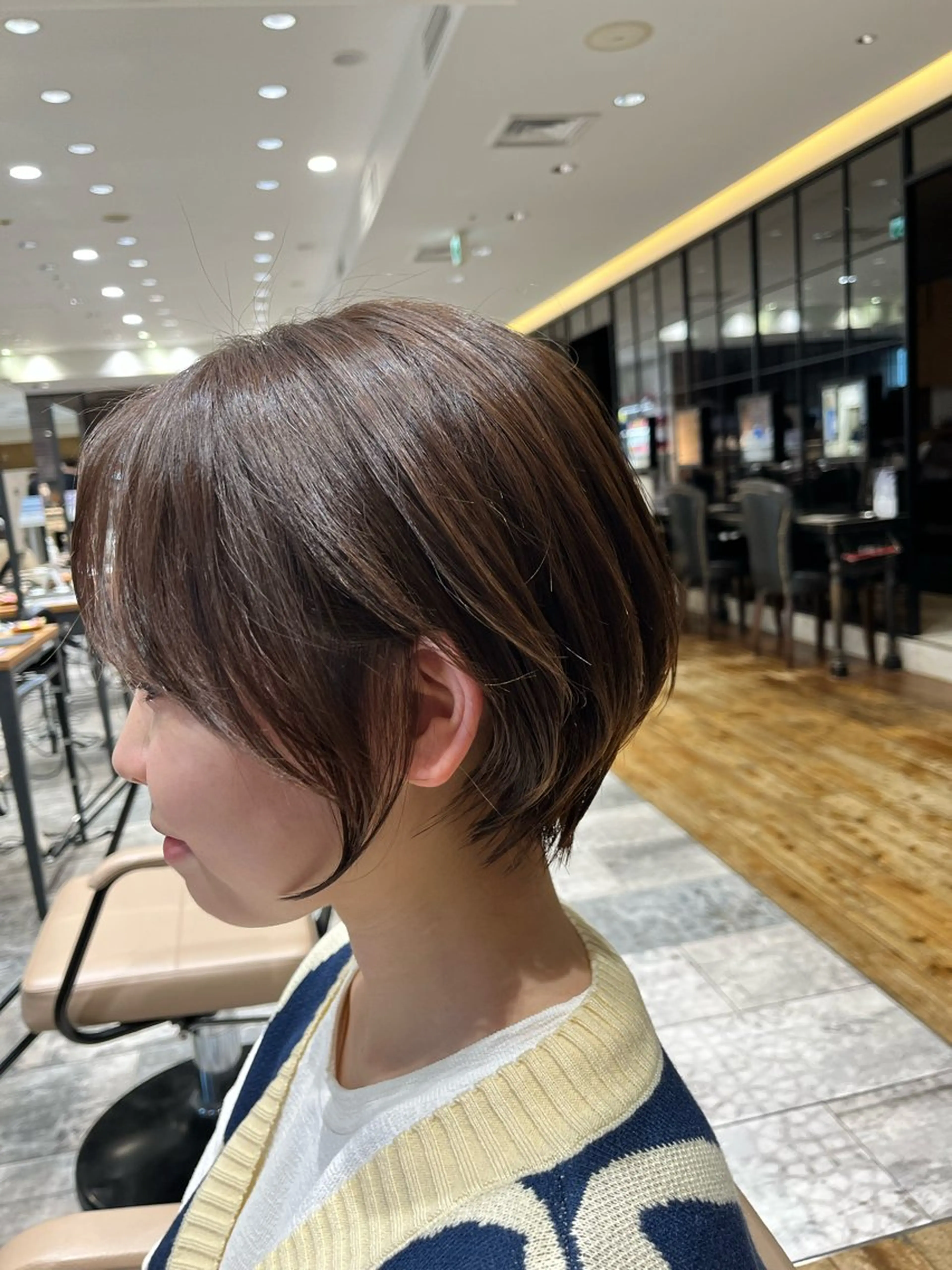 ショート 顔まわりカット 前髪カット安井楽人のヘアスタイル