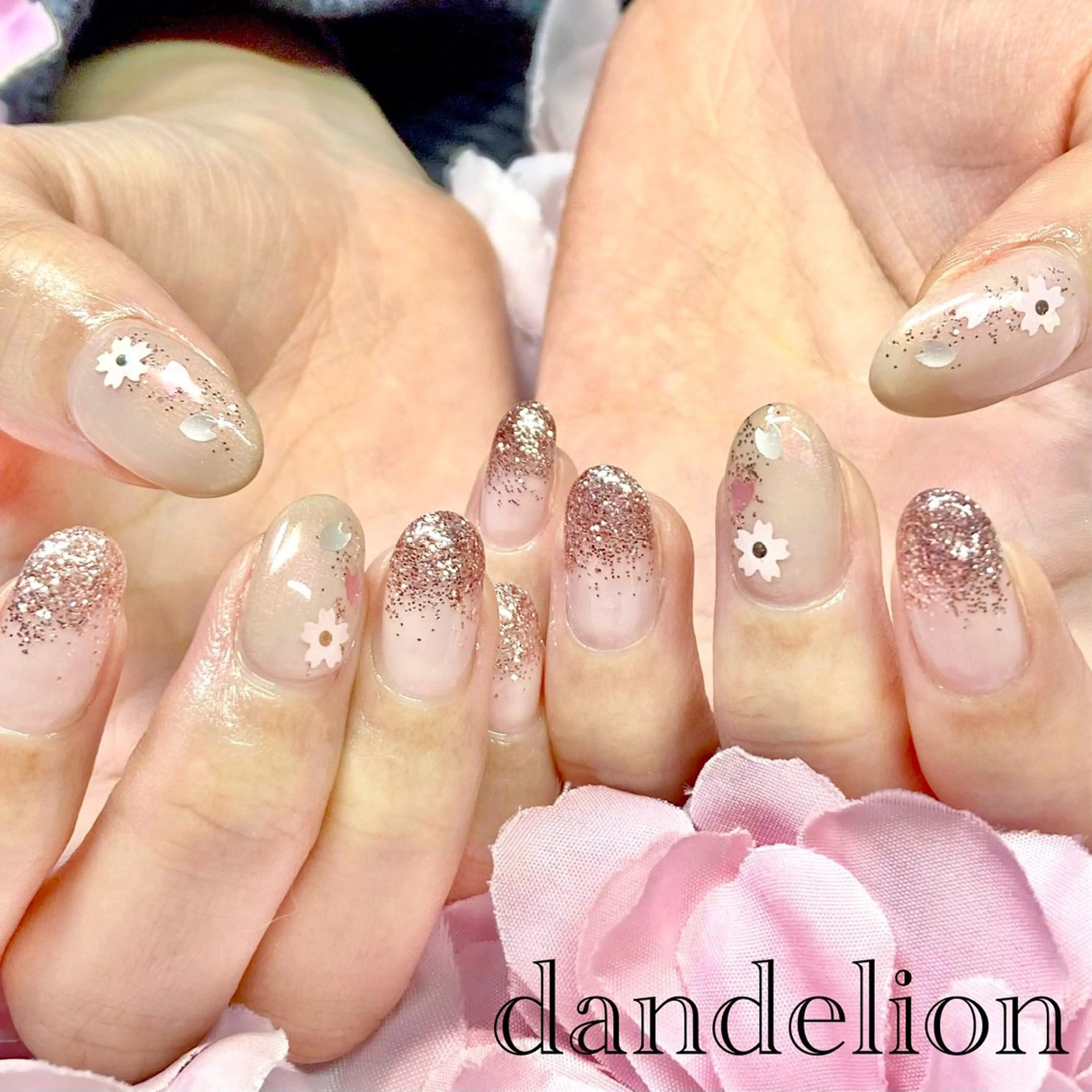 ネイル ハンドネイル ハンドケア dandelion ダンデライオンのネイルデザイン