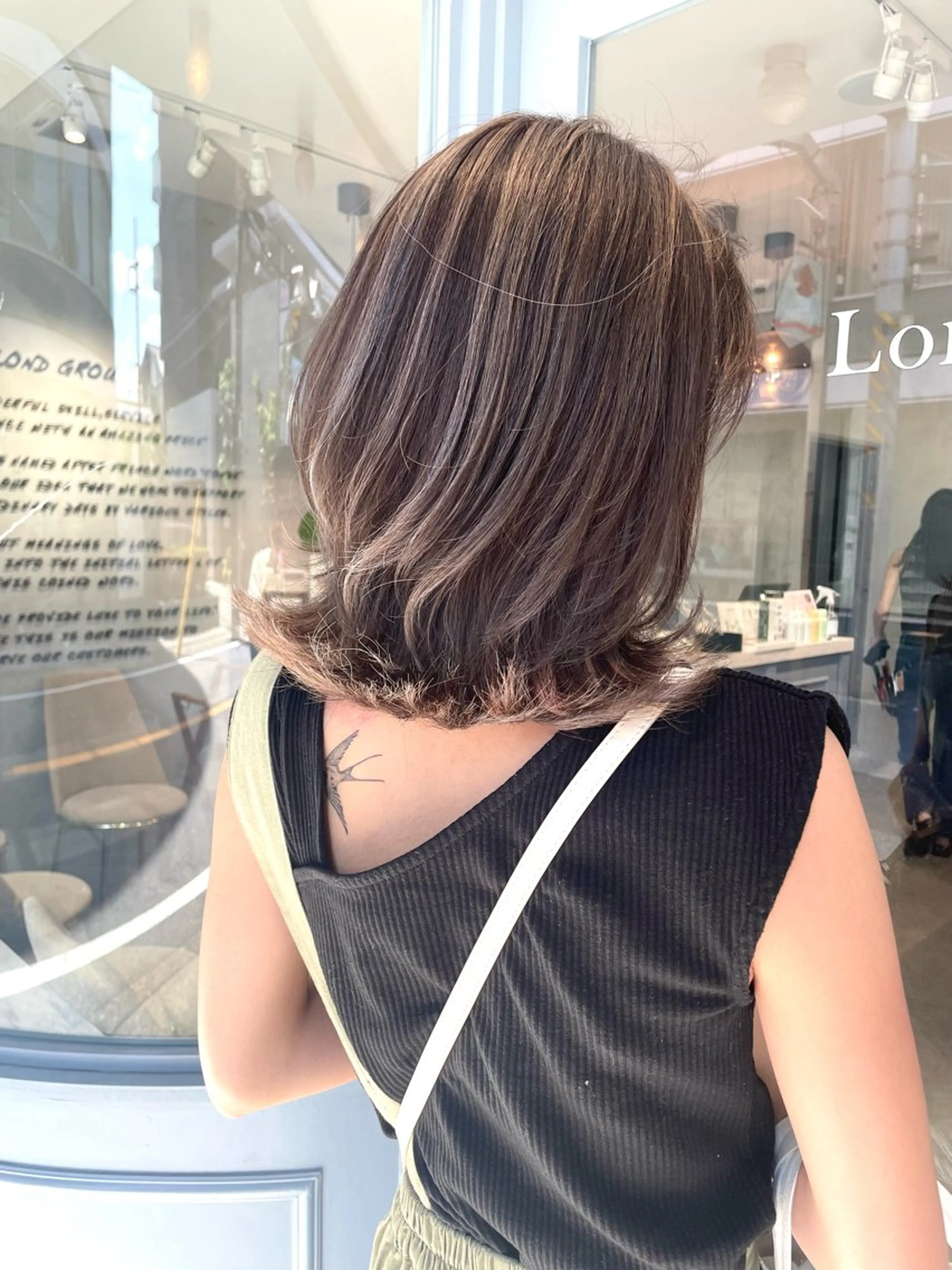 ミディアム カラー カット ヘアカラー トリートメント 360°キレイな ショートカットのヘアスタイル