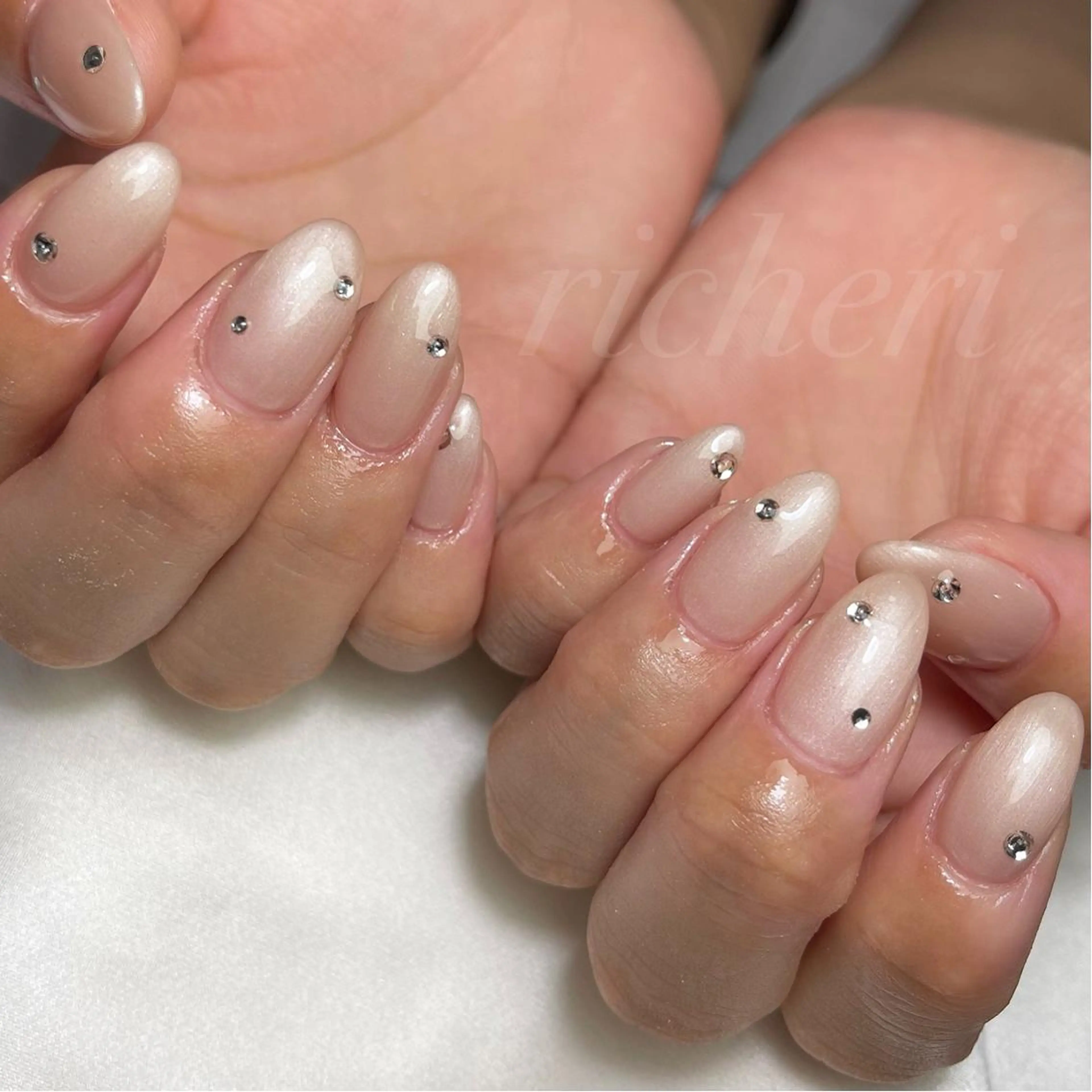 ミディアム ネイル ハンドネイル richeri beautyのエステ・リラクイメージ