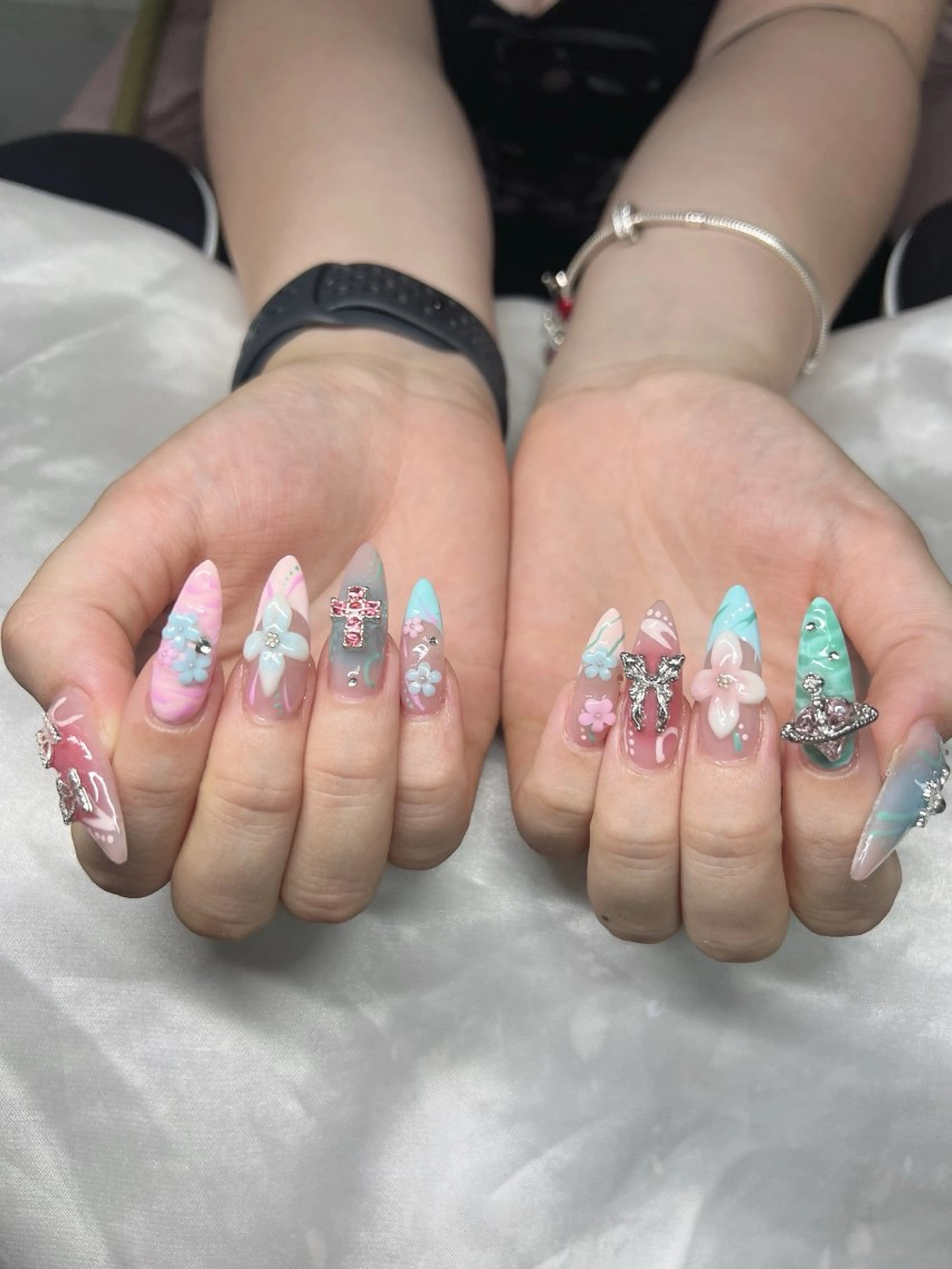 ネイル 長さ出し グラデーション キラキラネイル マグネットネイル ニュアンスネイル ハンドネイル Lee Nails チップ長さだし専門店のネイルデザイン