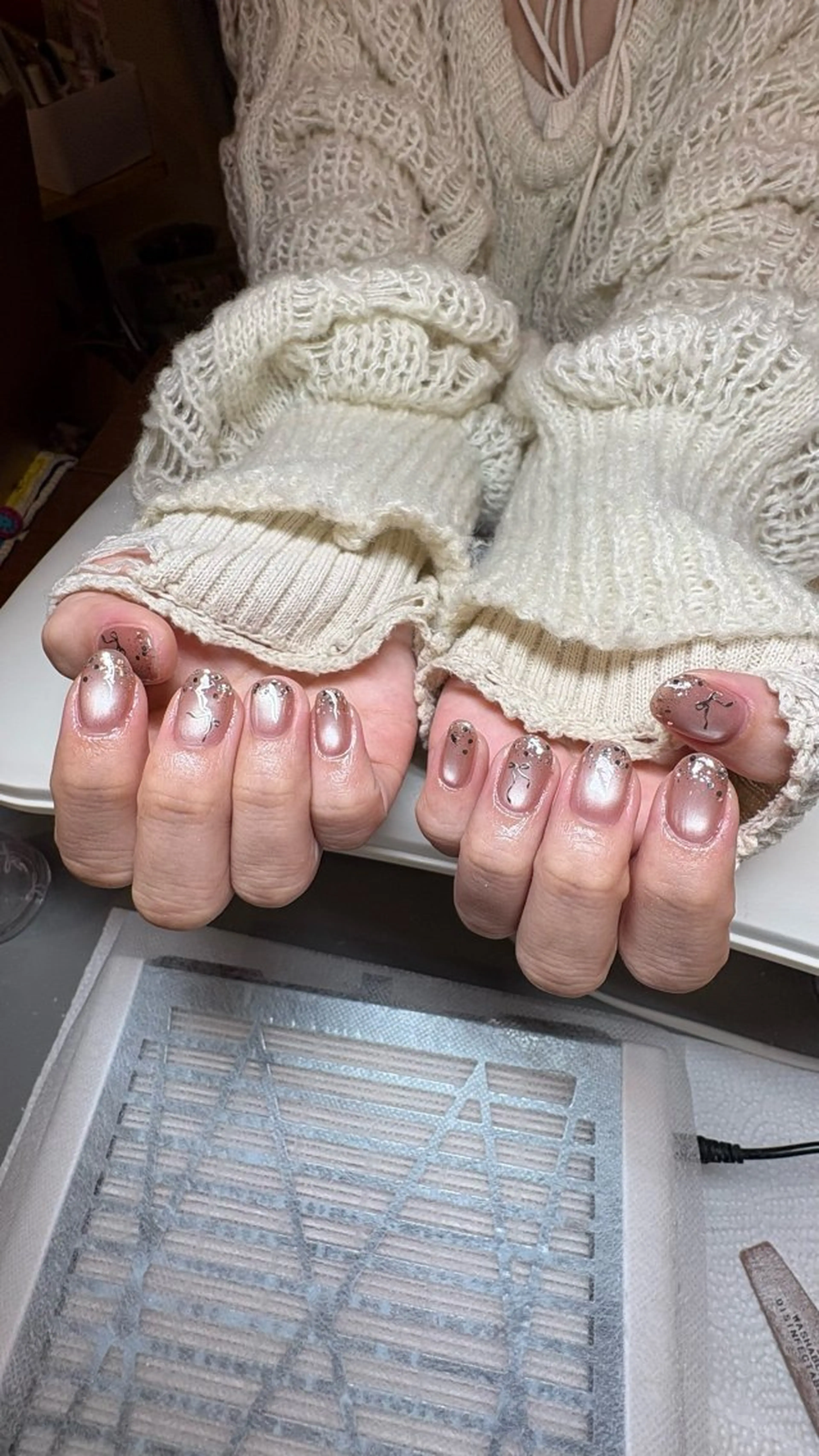 ネイル グラデーション ラメ(グリッター) ラメグラデーション リボン ハンドネイル Lily Nailのネイルデザイン