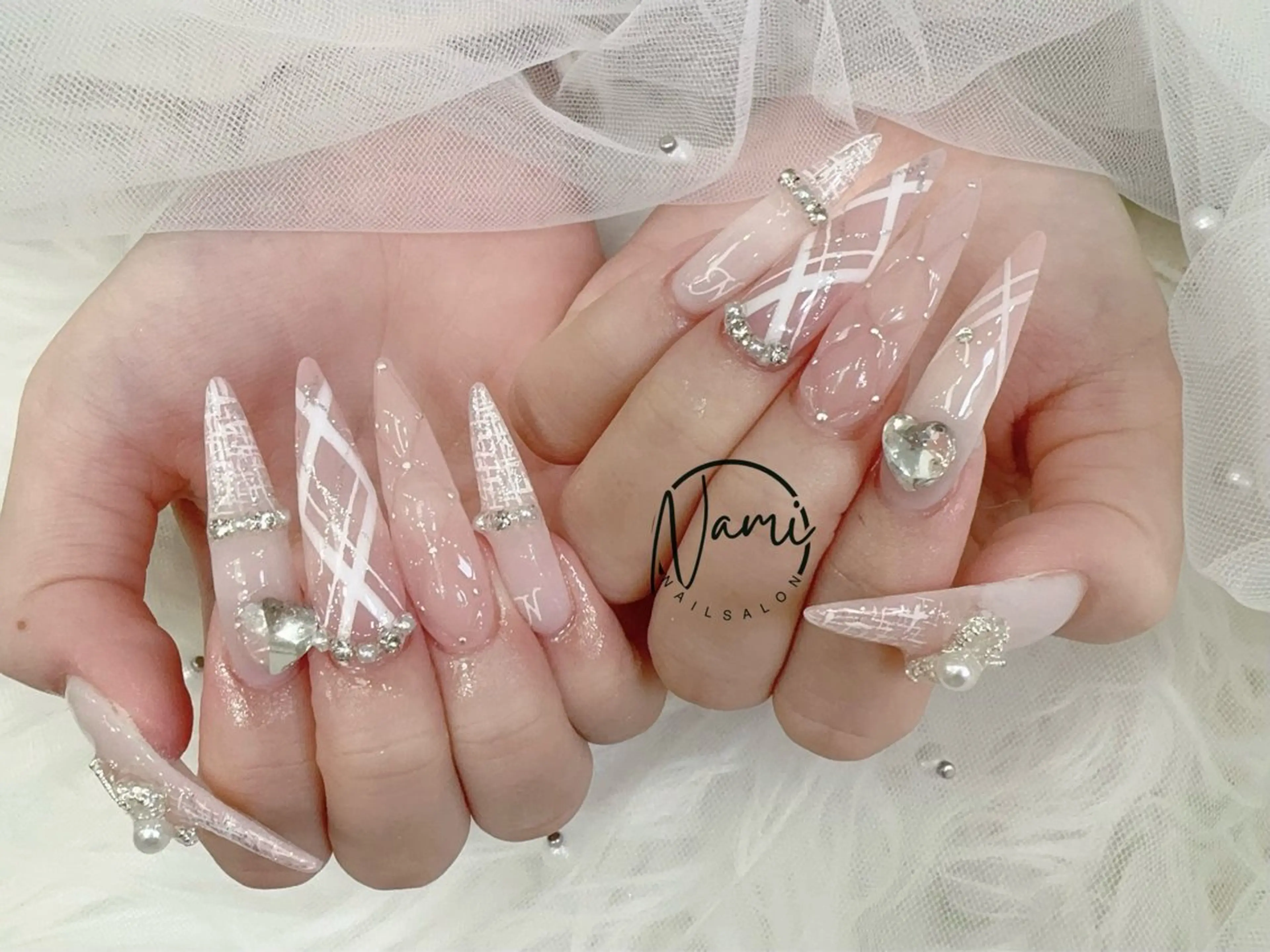 ネイル 長さ出し ガーリー 韓国ネイル ロングネイル 持ち込み ハンドネイル Nami nail salon所属・Nami nail salonのネイルデザイン