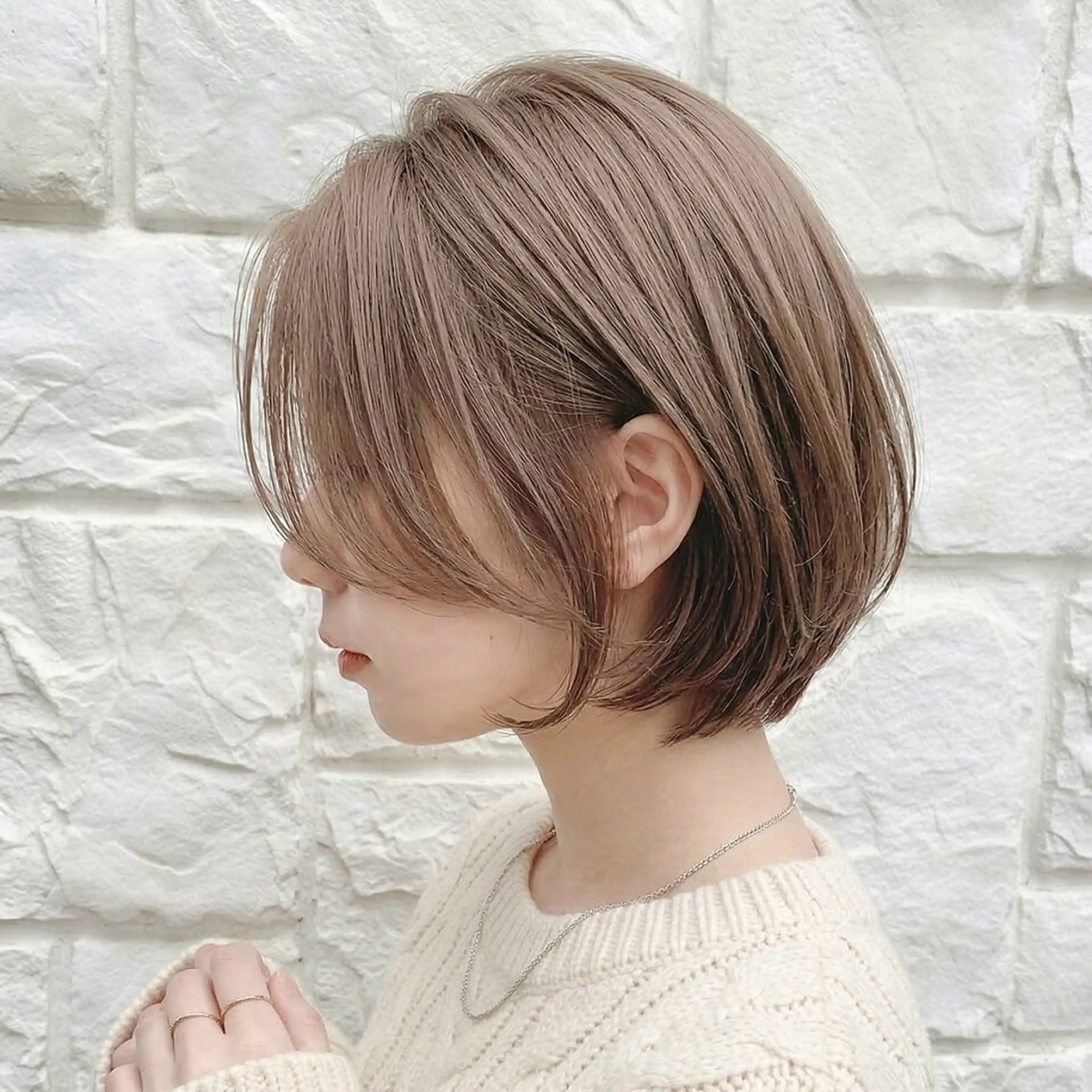 ミディアム カラー ショートボブ ボブ 似合わせカット 小顔カット カット ヘアカラー トリートメント ヘッドスパ ヘアセット ショートパーマ カットモデルのヘアスタイル