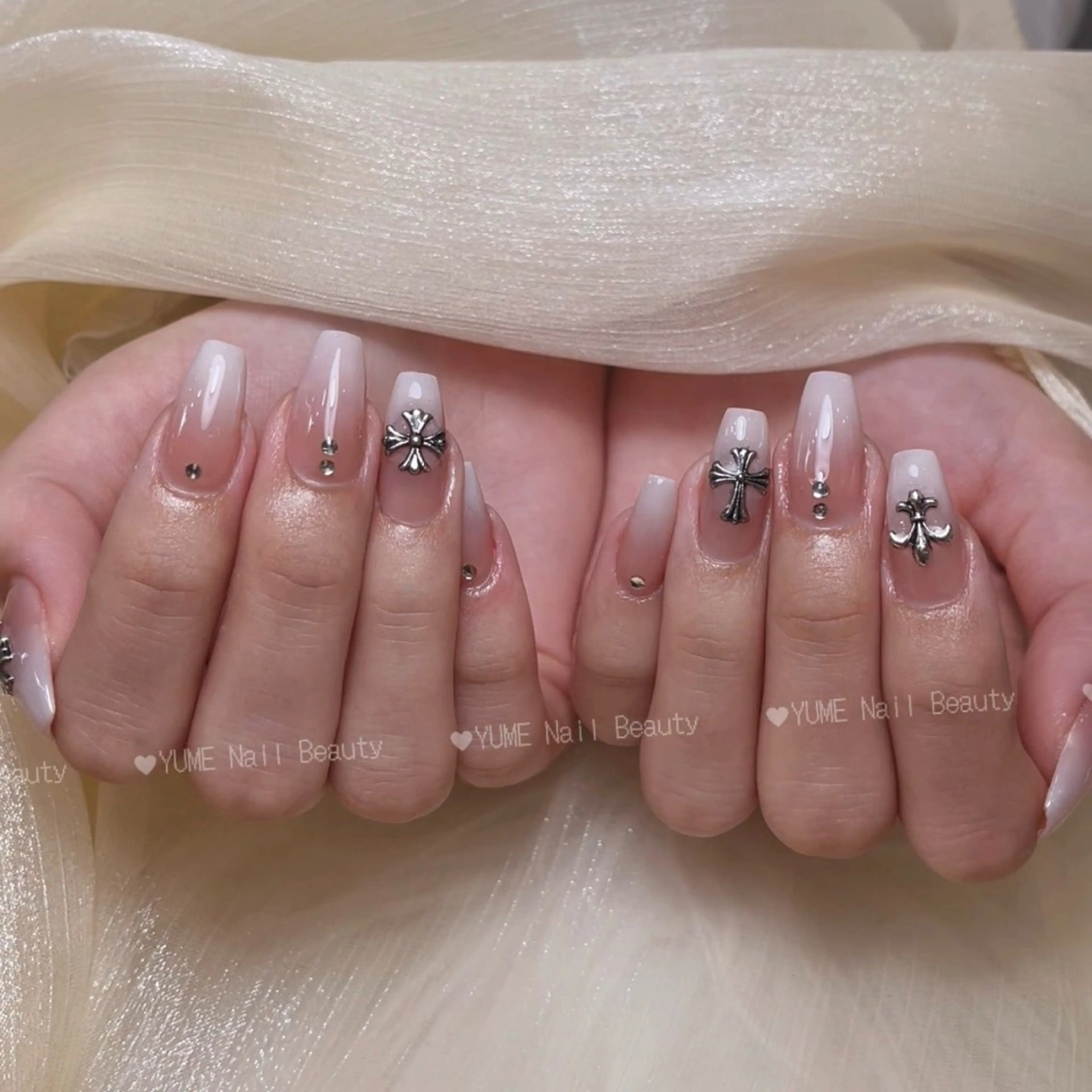 ミディアム ハンドネイル YUME Nail Beautyのネイルデザイン