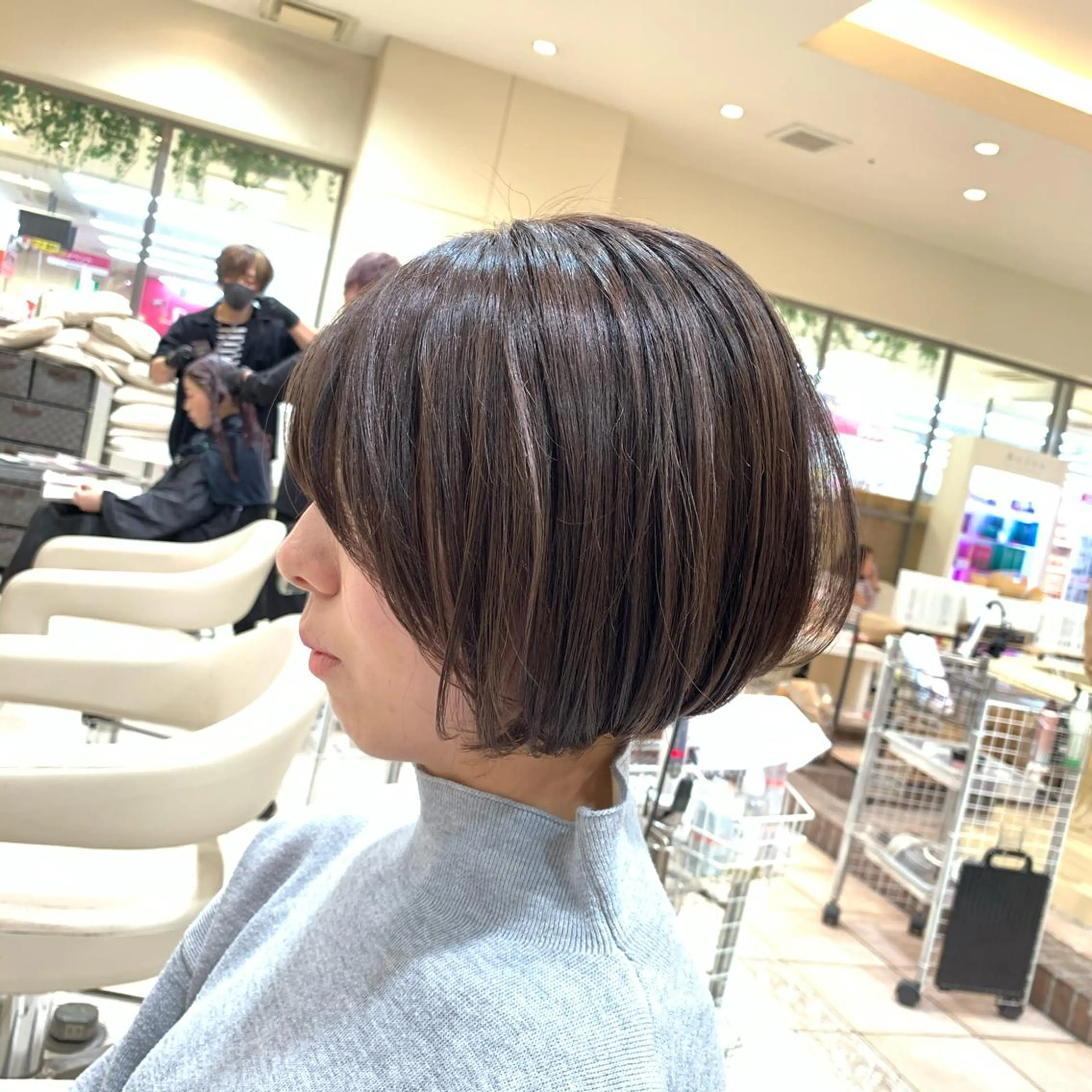 ショート MODEks eau 佐藤優志のヘアスタイル