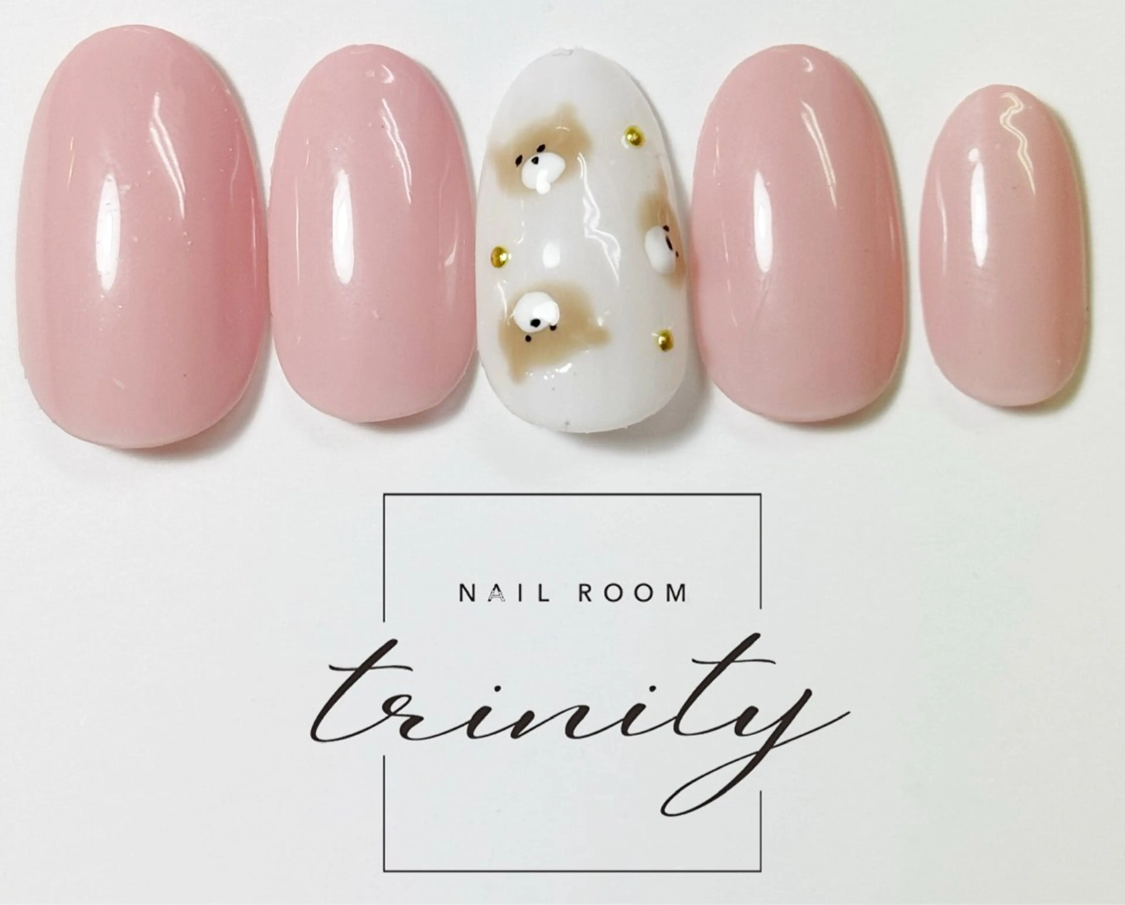 ネイル Trinity ネイリストスタッフのネイルデザイン
